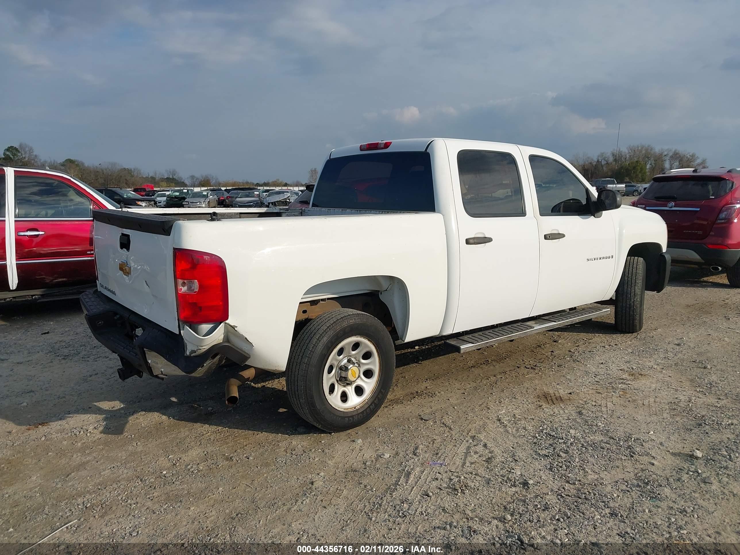 CHEVROLET SILVERADO image 4