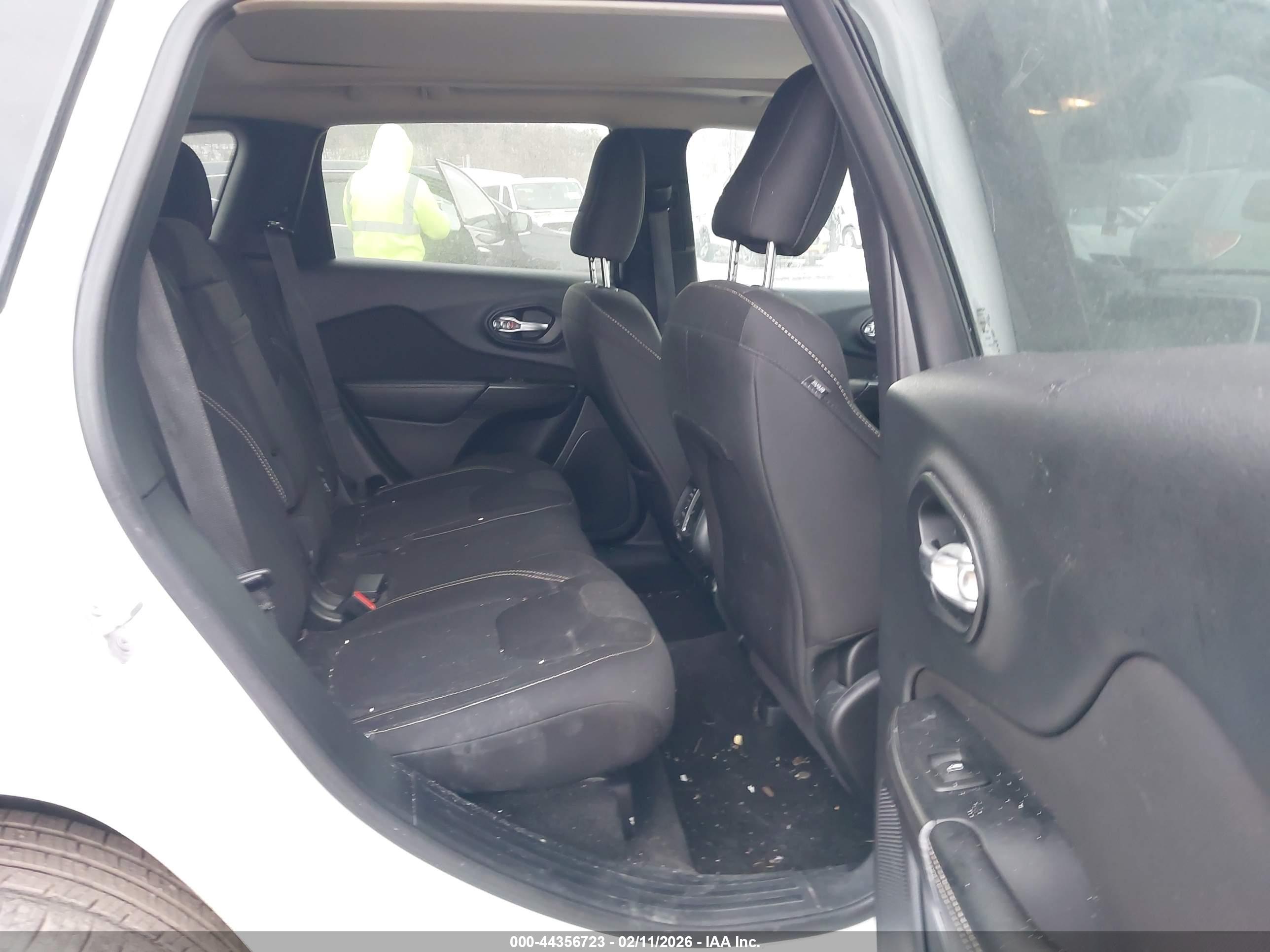 JEEP CHEROKEE image 8
