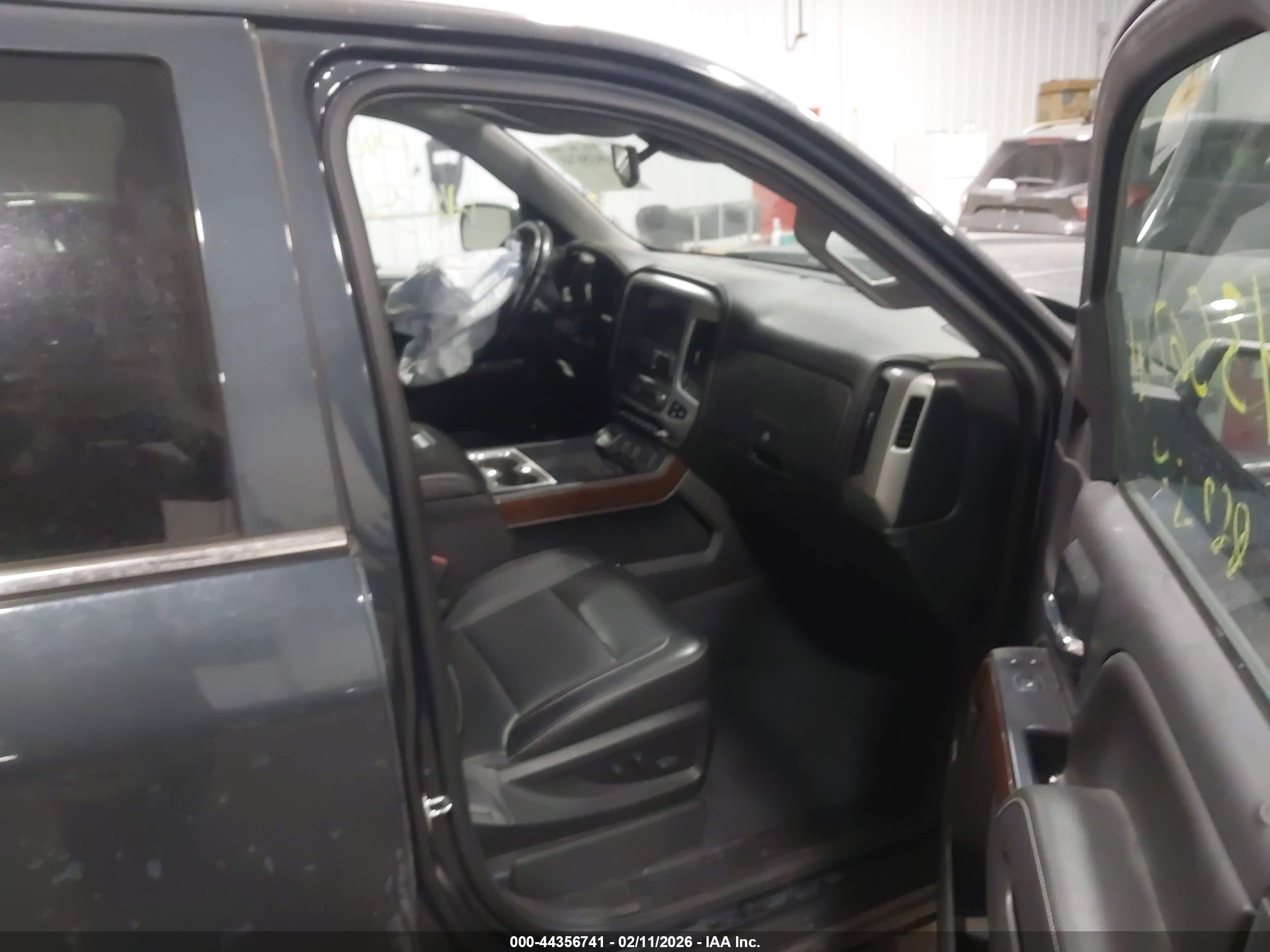 GMC SIERRA image 5