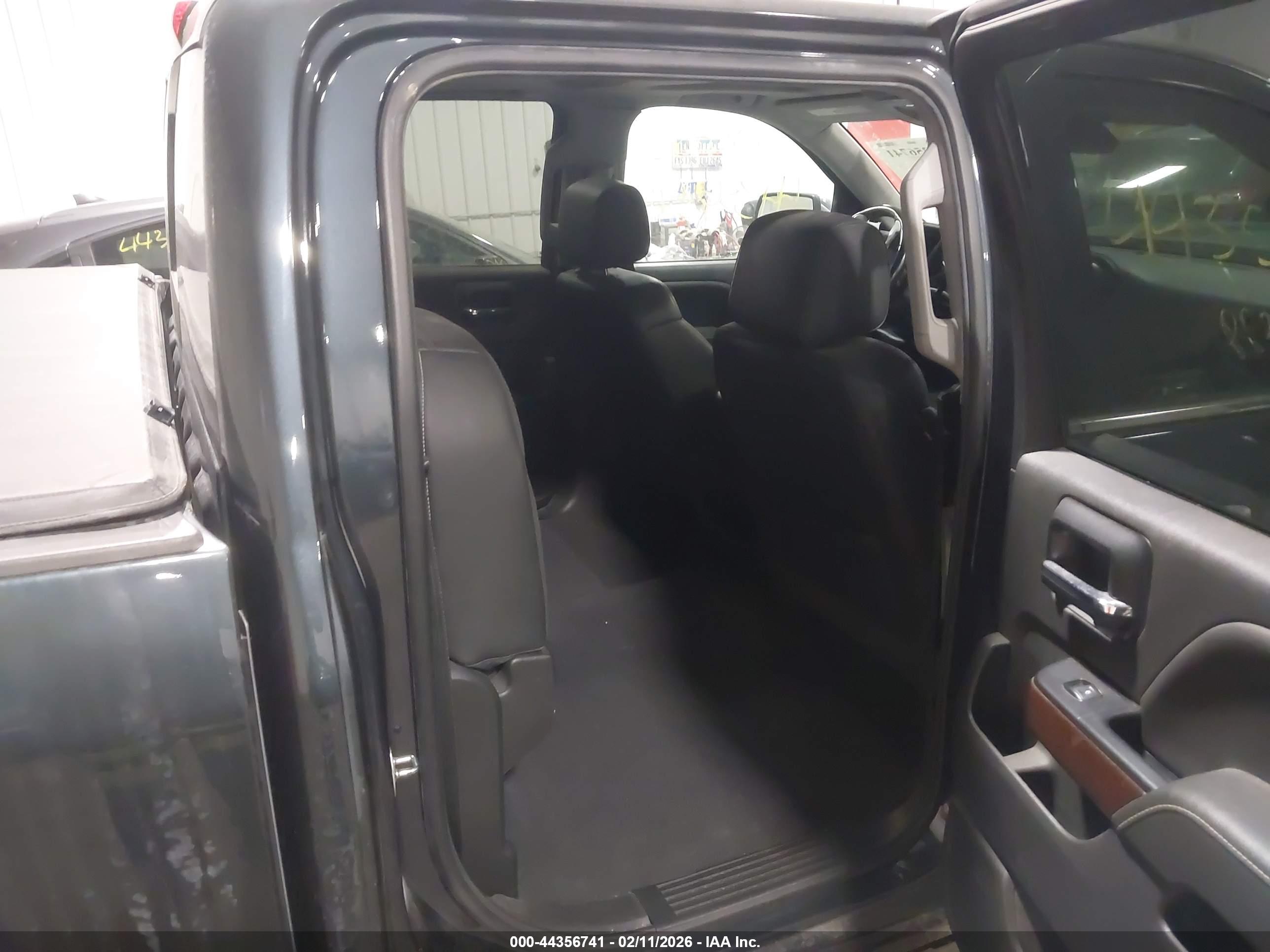 GMC SIERRA image 8