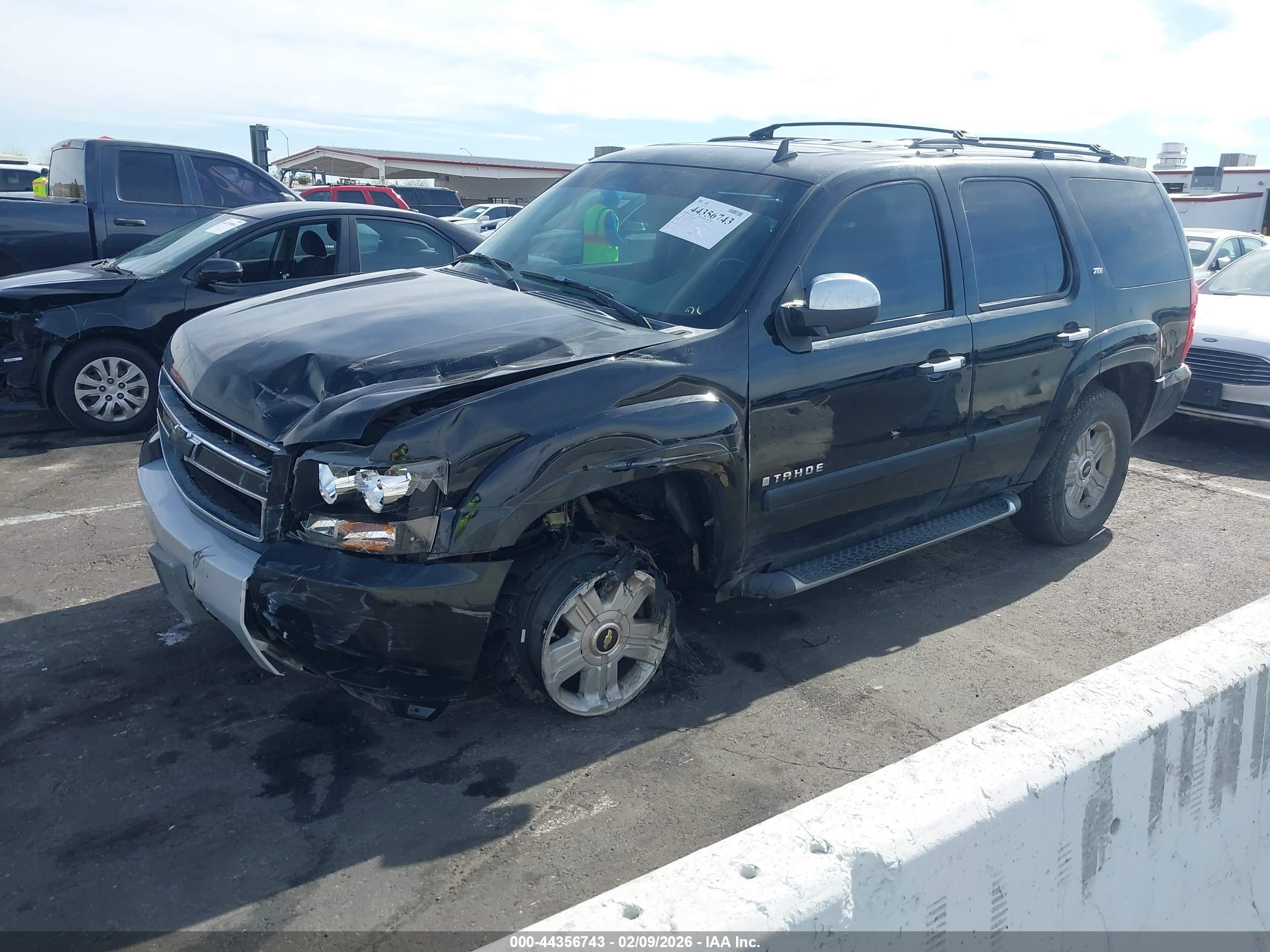 CHEVROLET TAHOE image 2