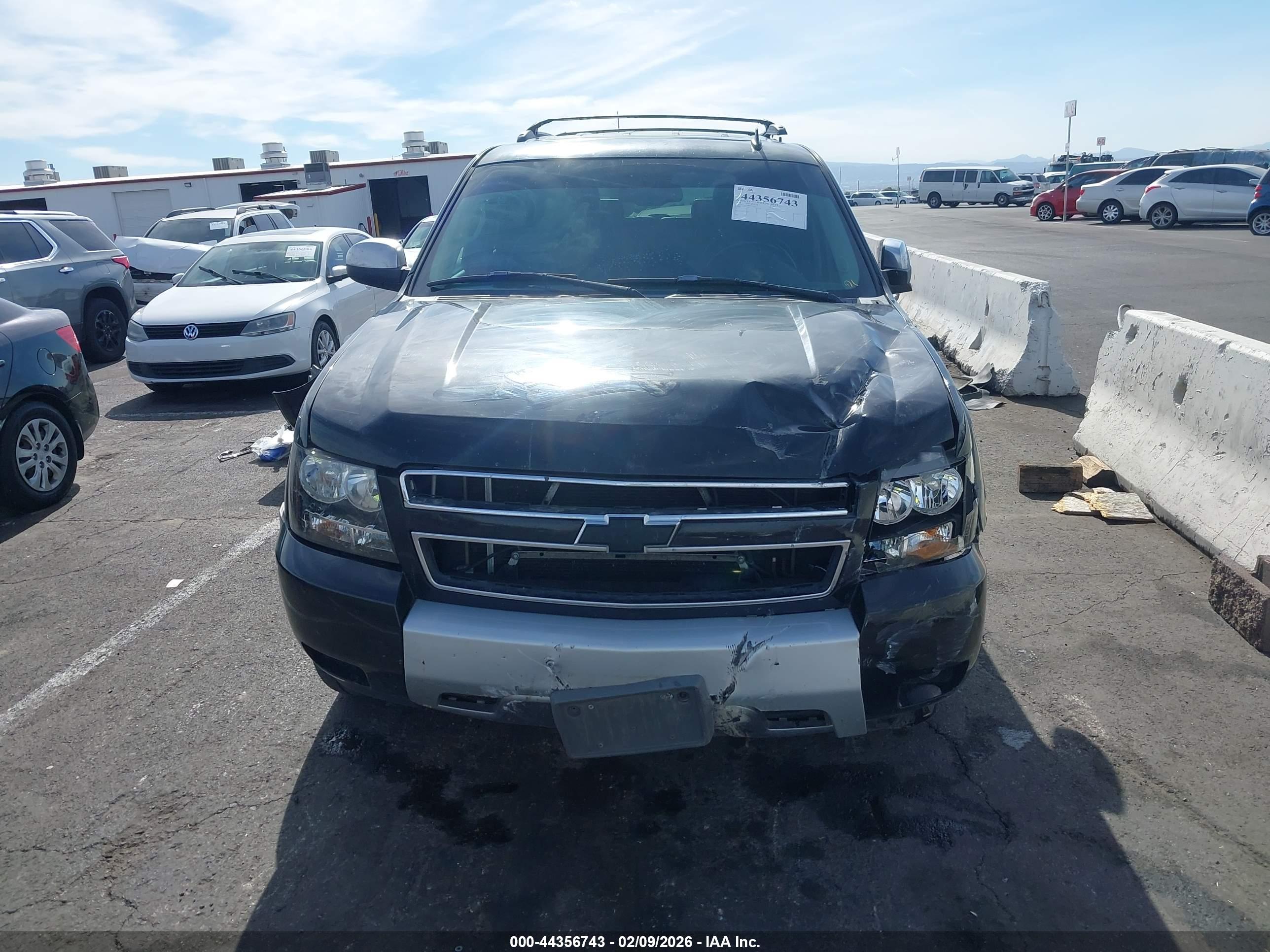 CHEVROLET TAHOE image 6