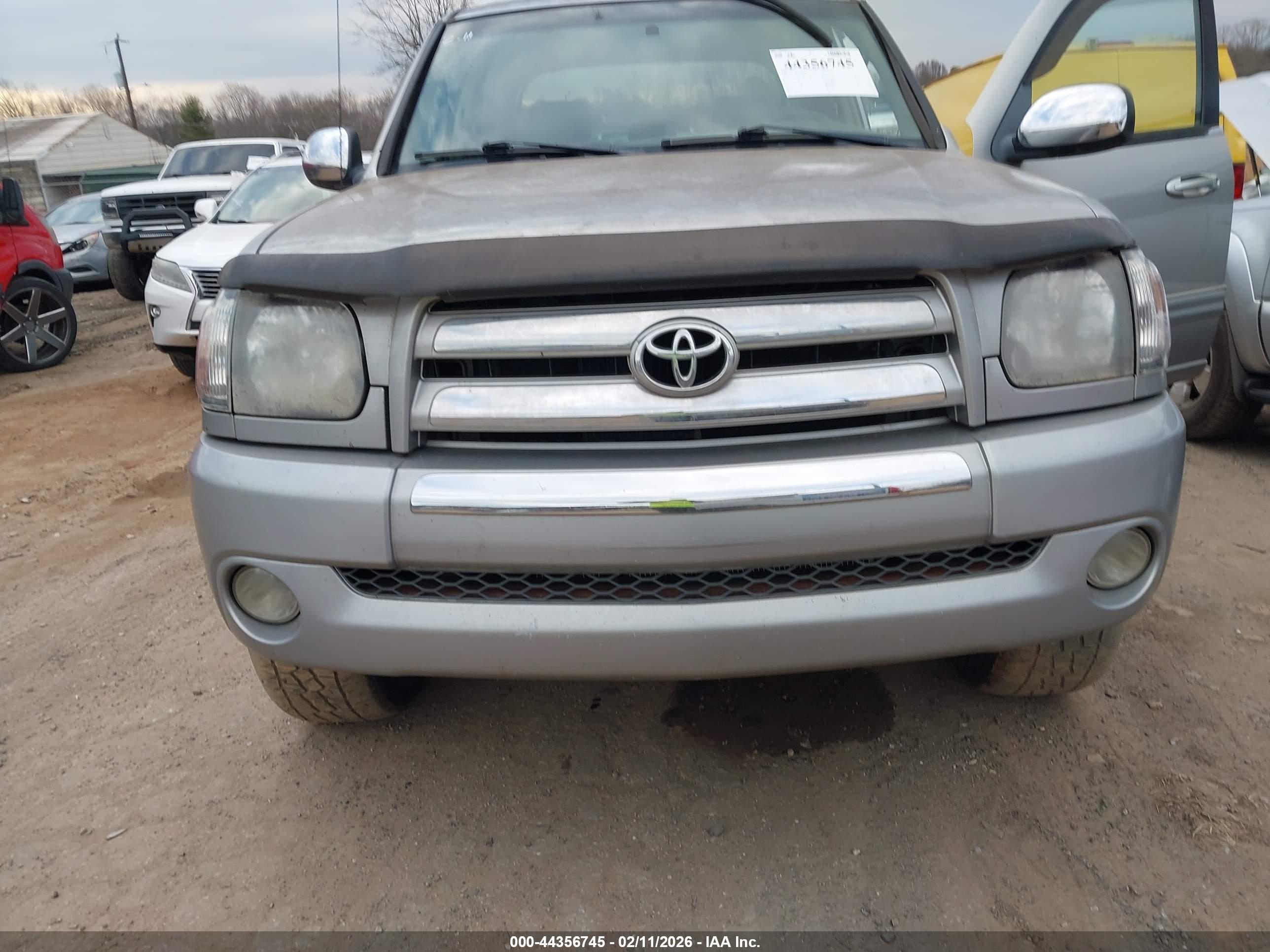 TOYOTA TUNDRA image 6
