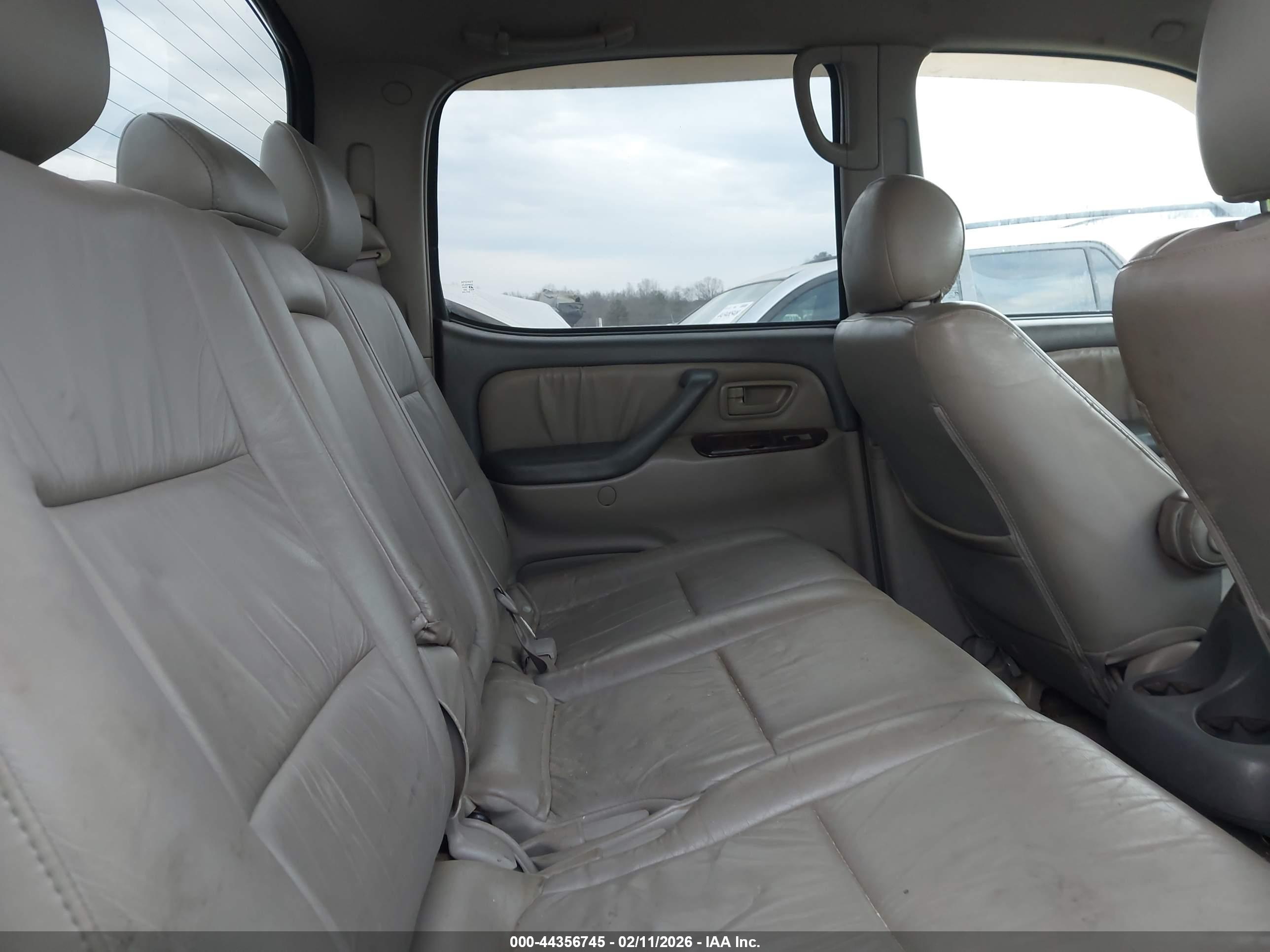 TOYOTA TUNDRA image 8