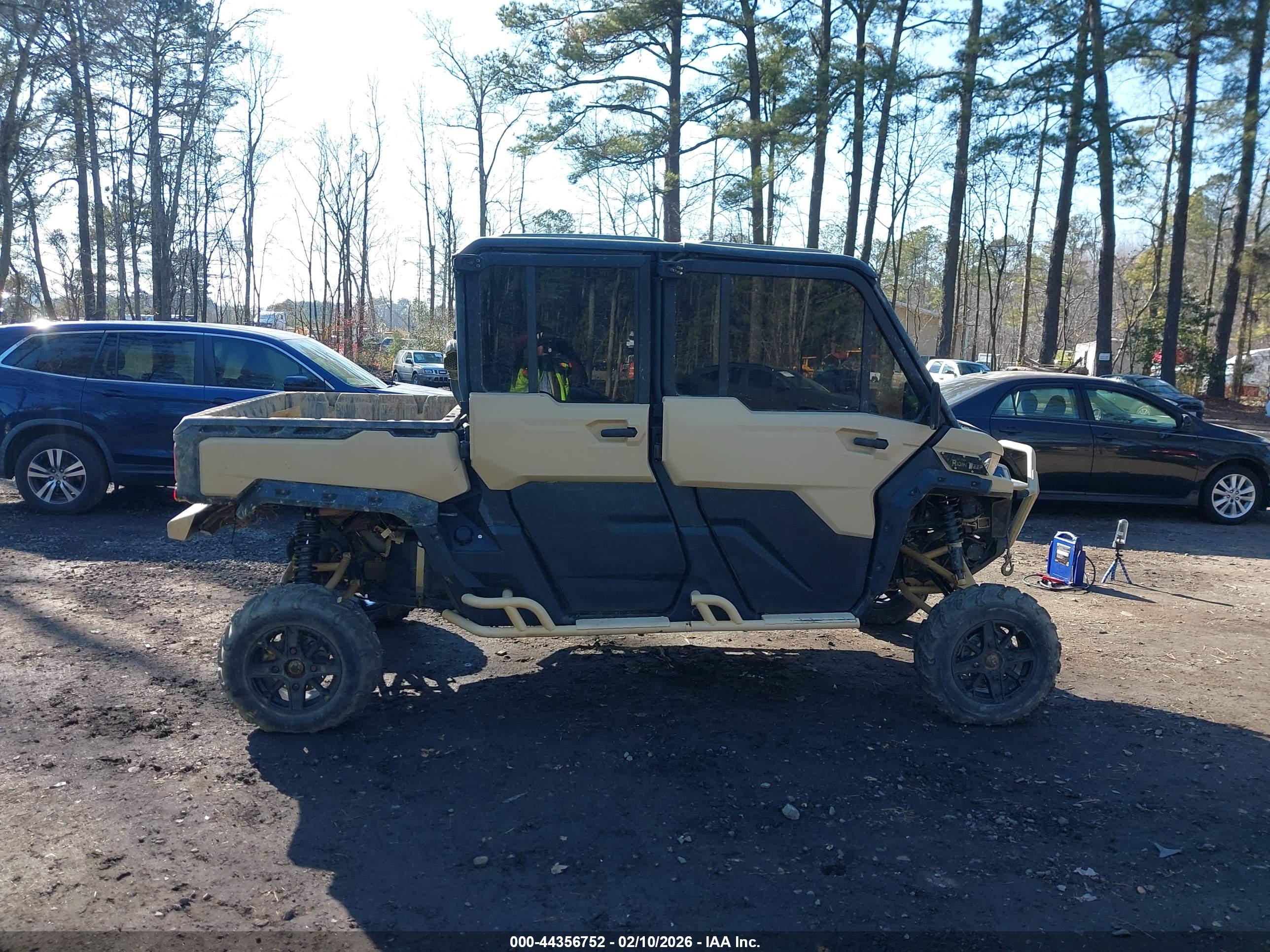 CAN-AM DEFENDER image 4