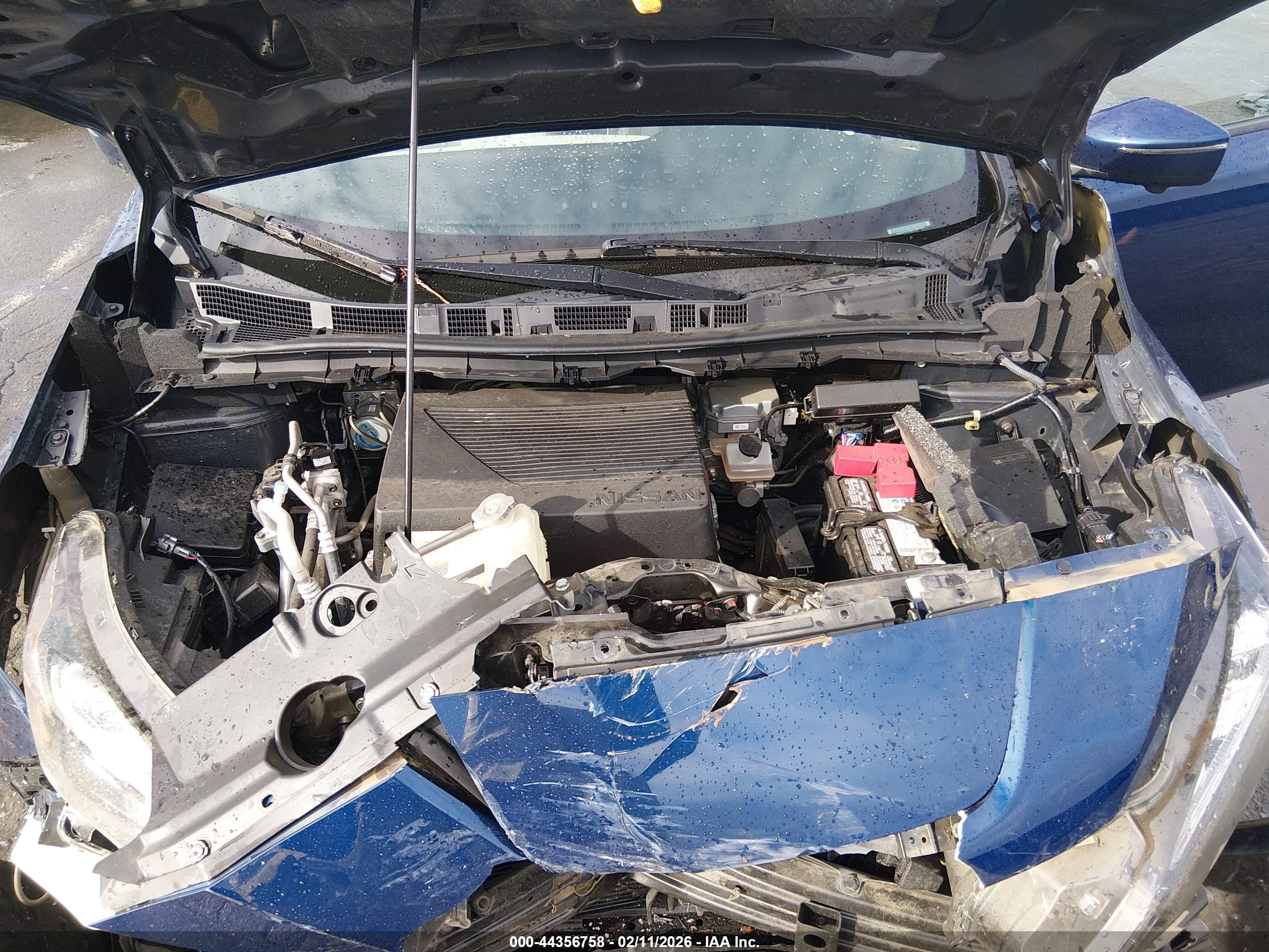 NISSAN LEAF image 10