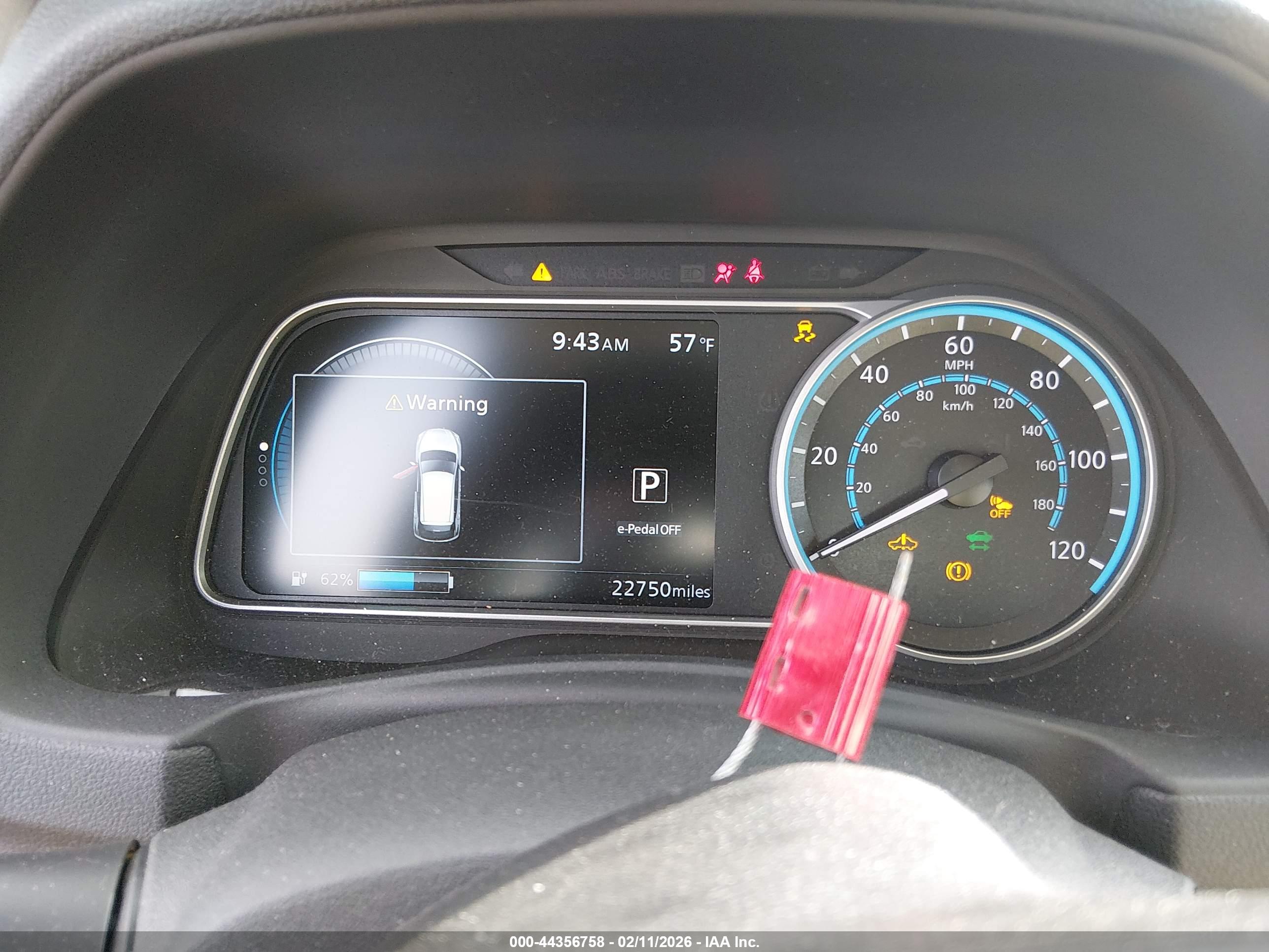 NISSAN LEAF image 7