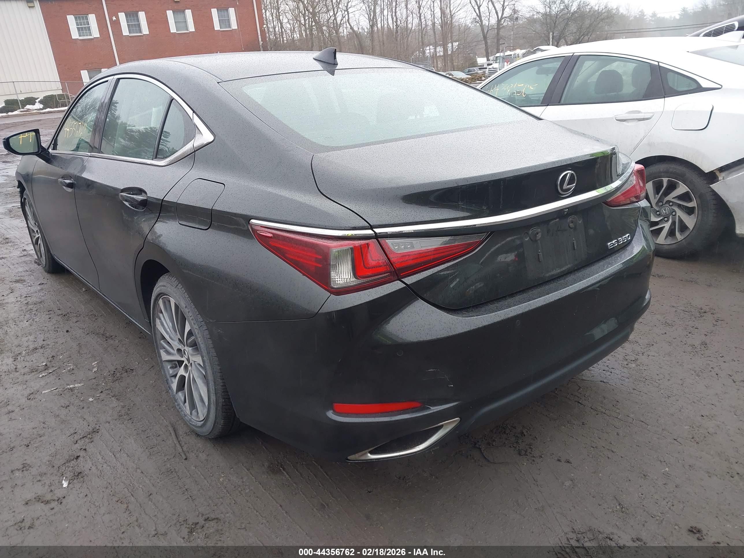 LEXUS ES image 3
