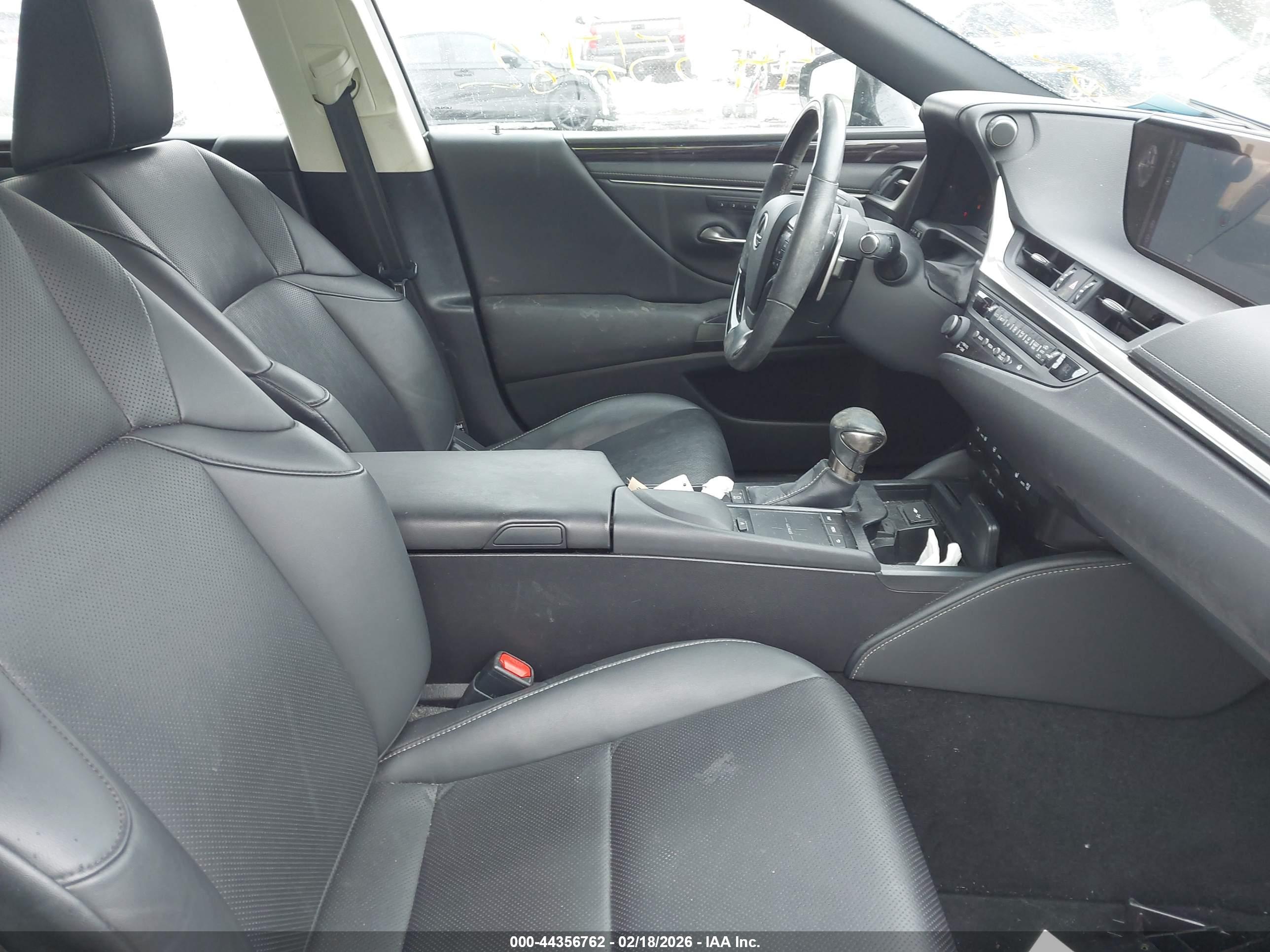LEXUS ES image 5