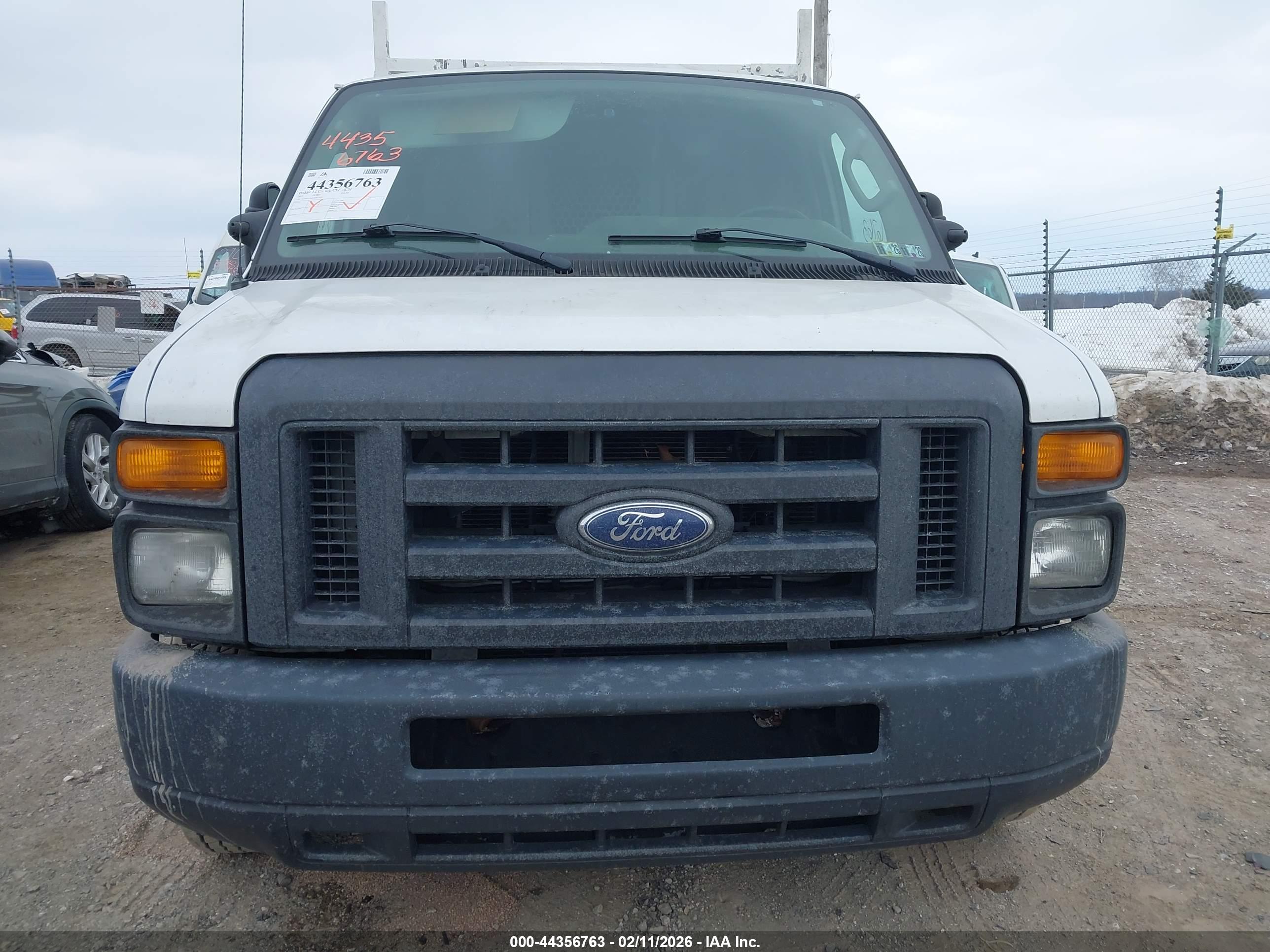 FORD E-150 image 6