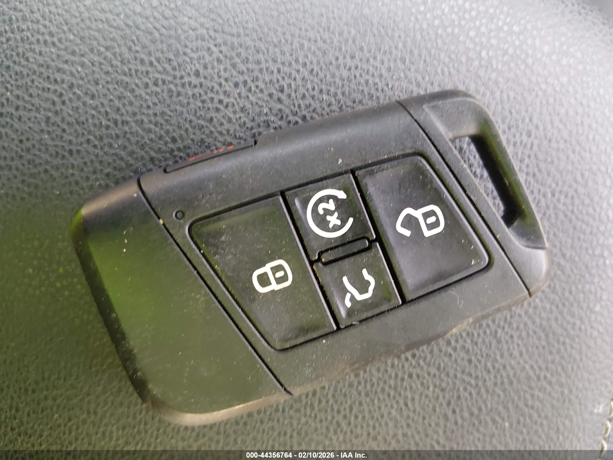 VOLKSWAGEN TAOS image 11