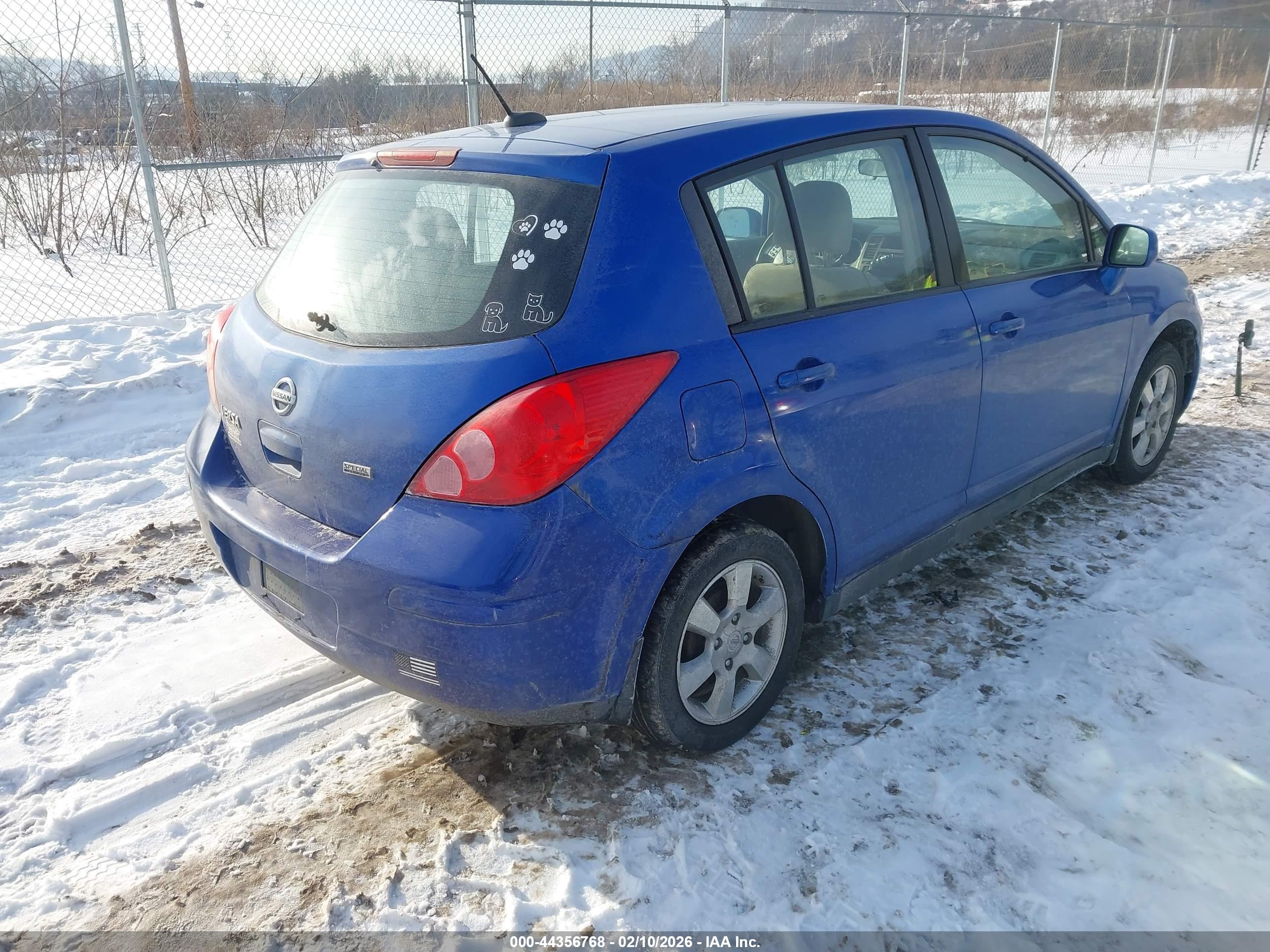 NISSAN VERSA image 4