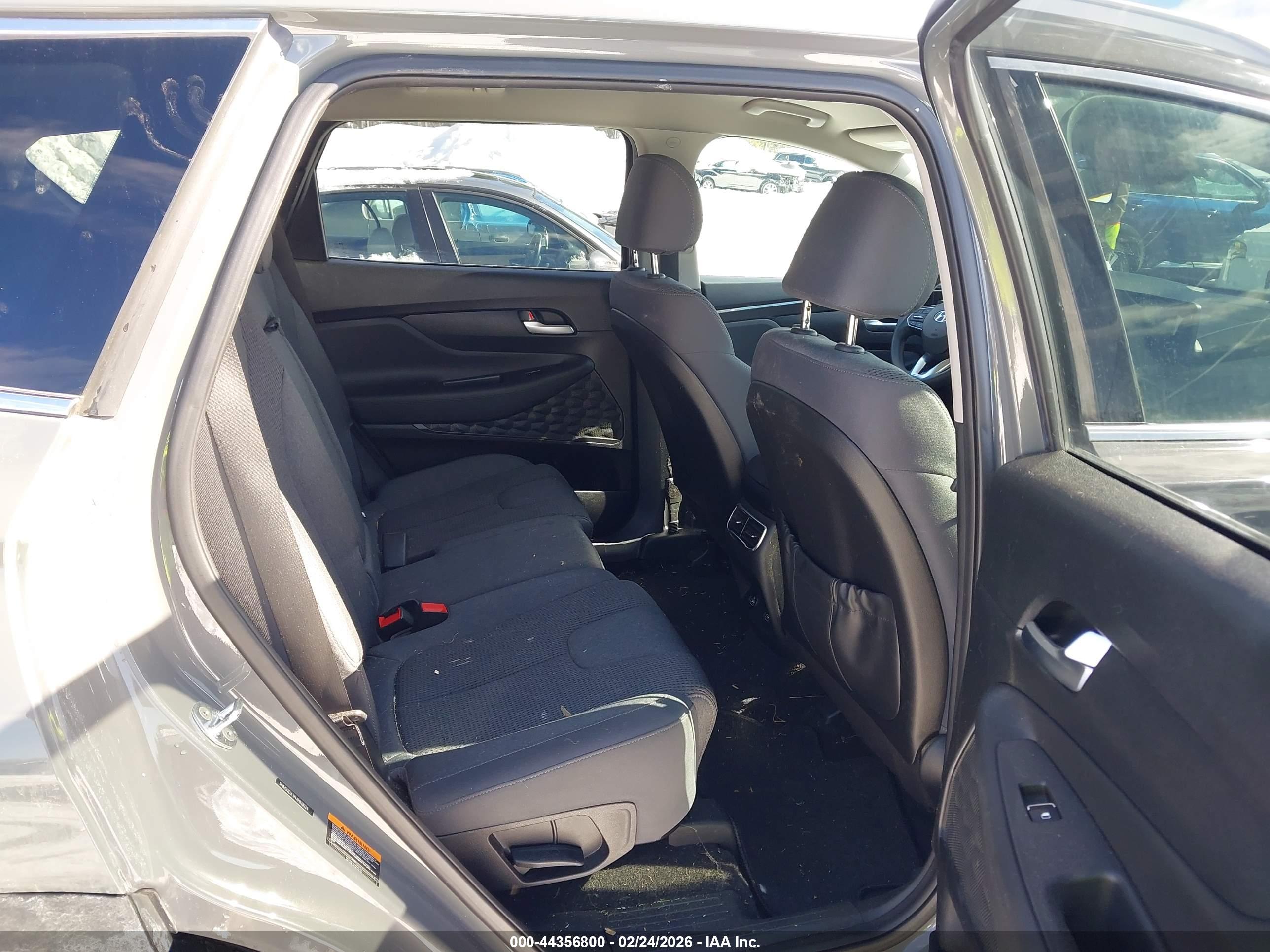 HYUNDAI SANTA image 8