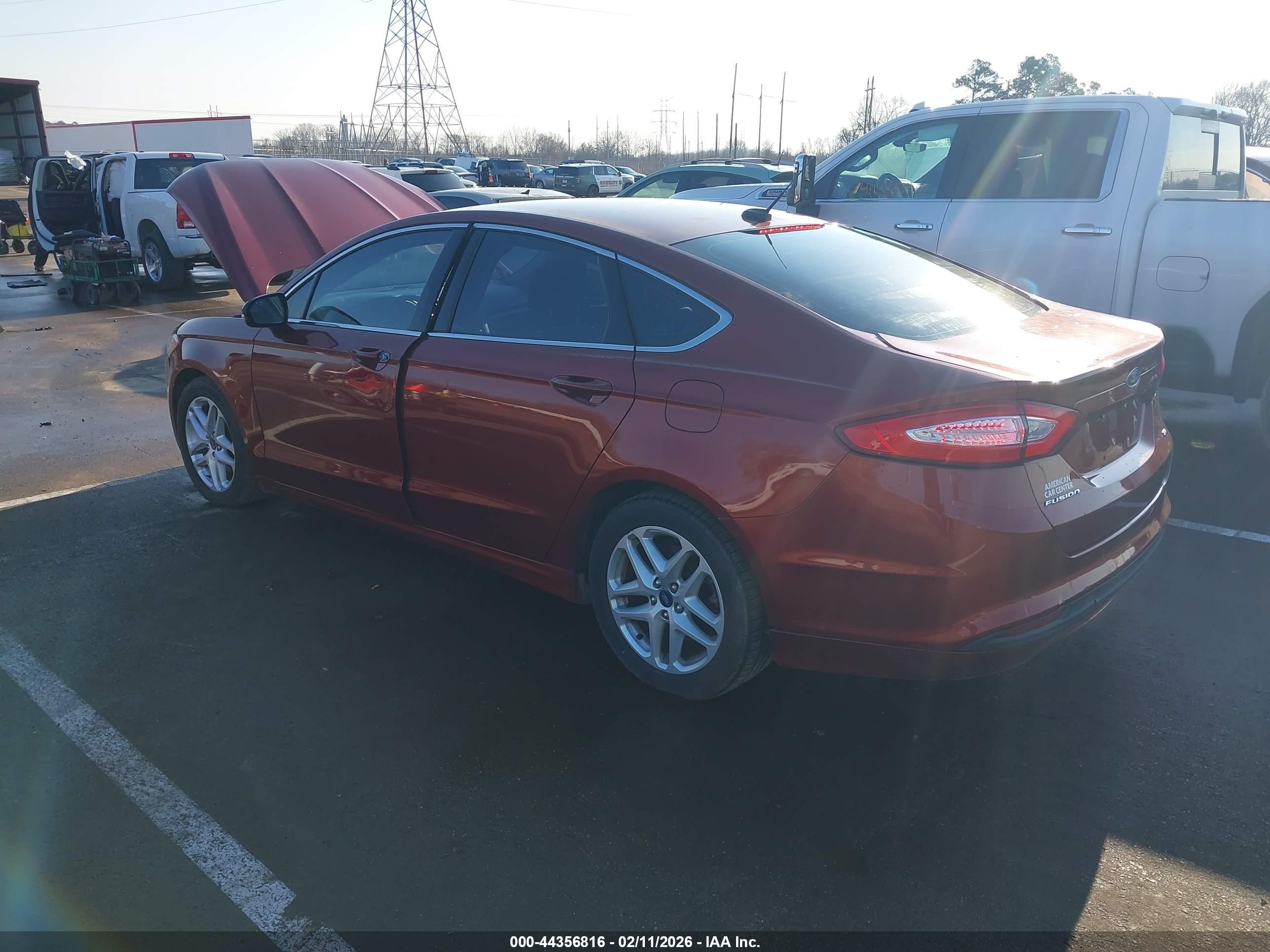 FORD FUSION image 3
