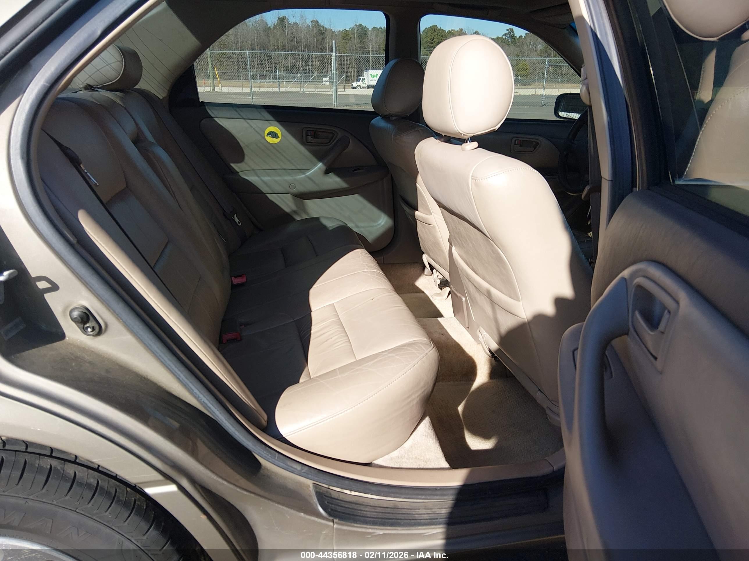 TOYOTA CAMRY image 8