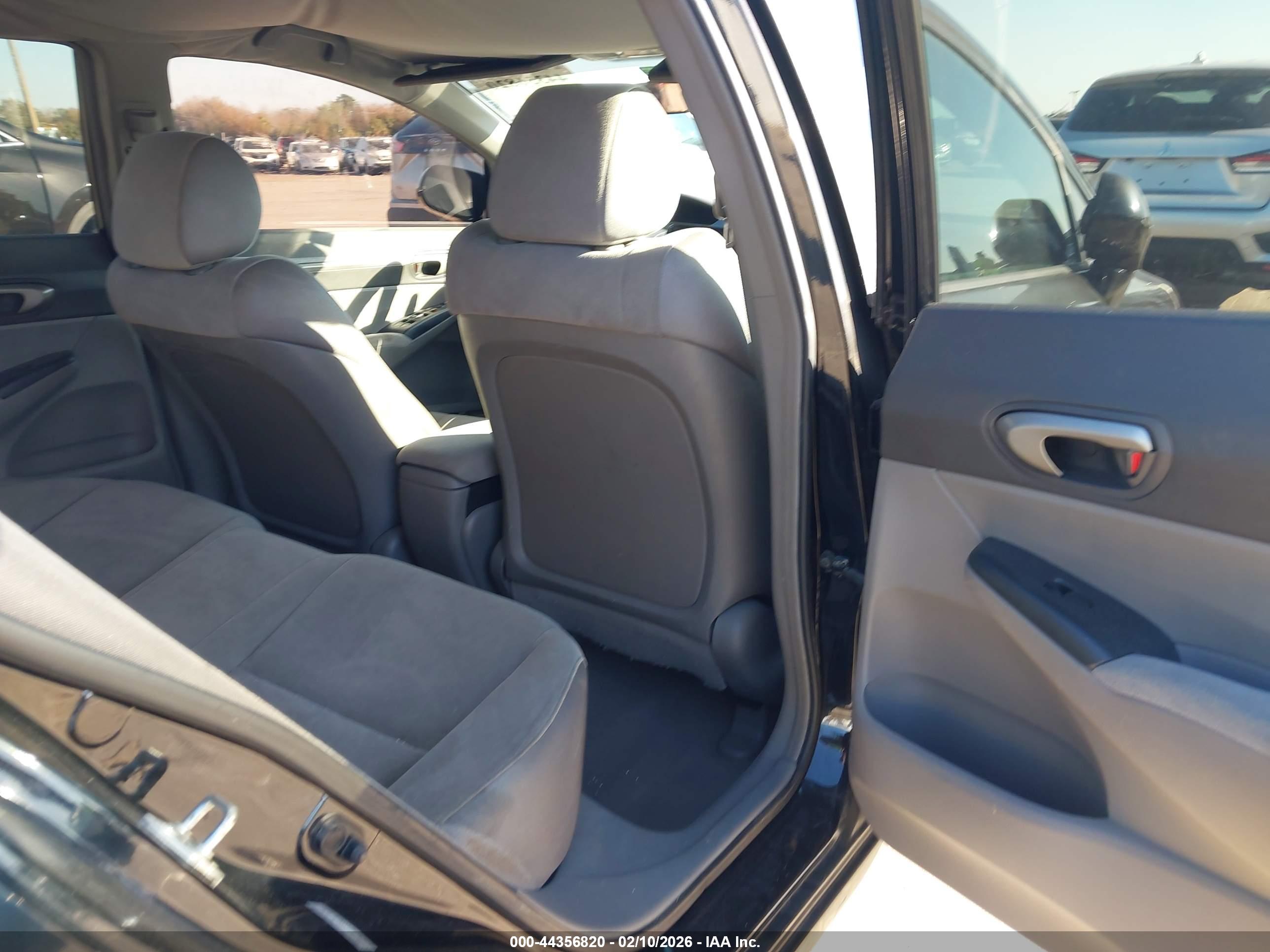 HONDA CIVIC image 8
