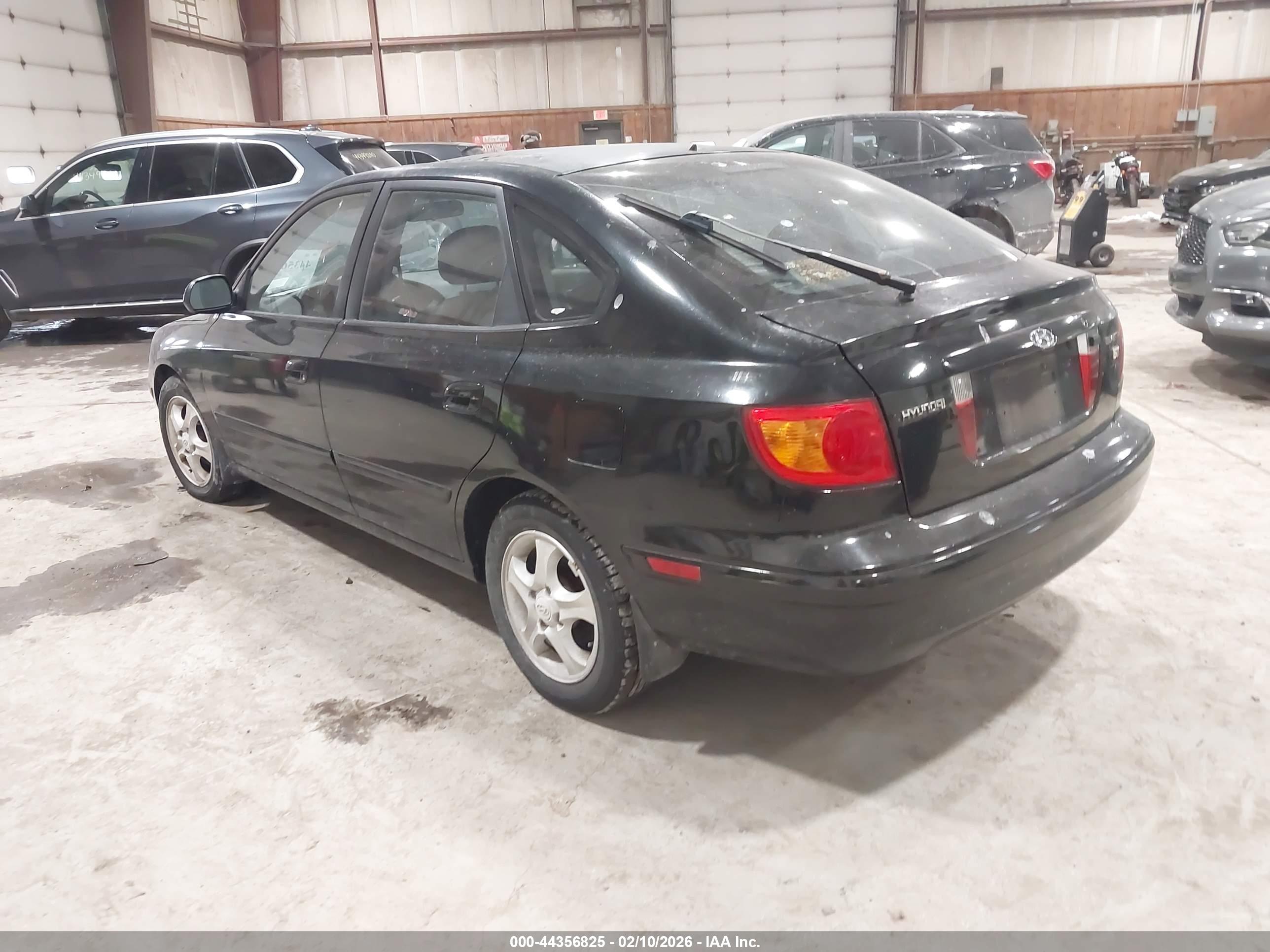 HYUNDAI ELANTRA image 3