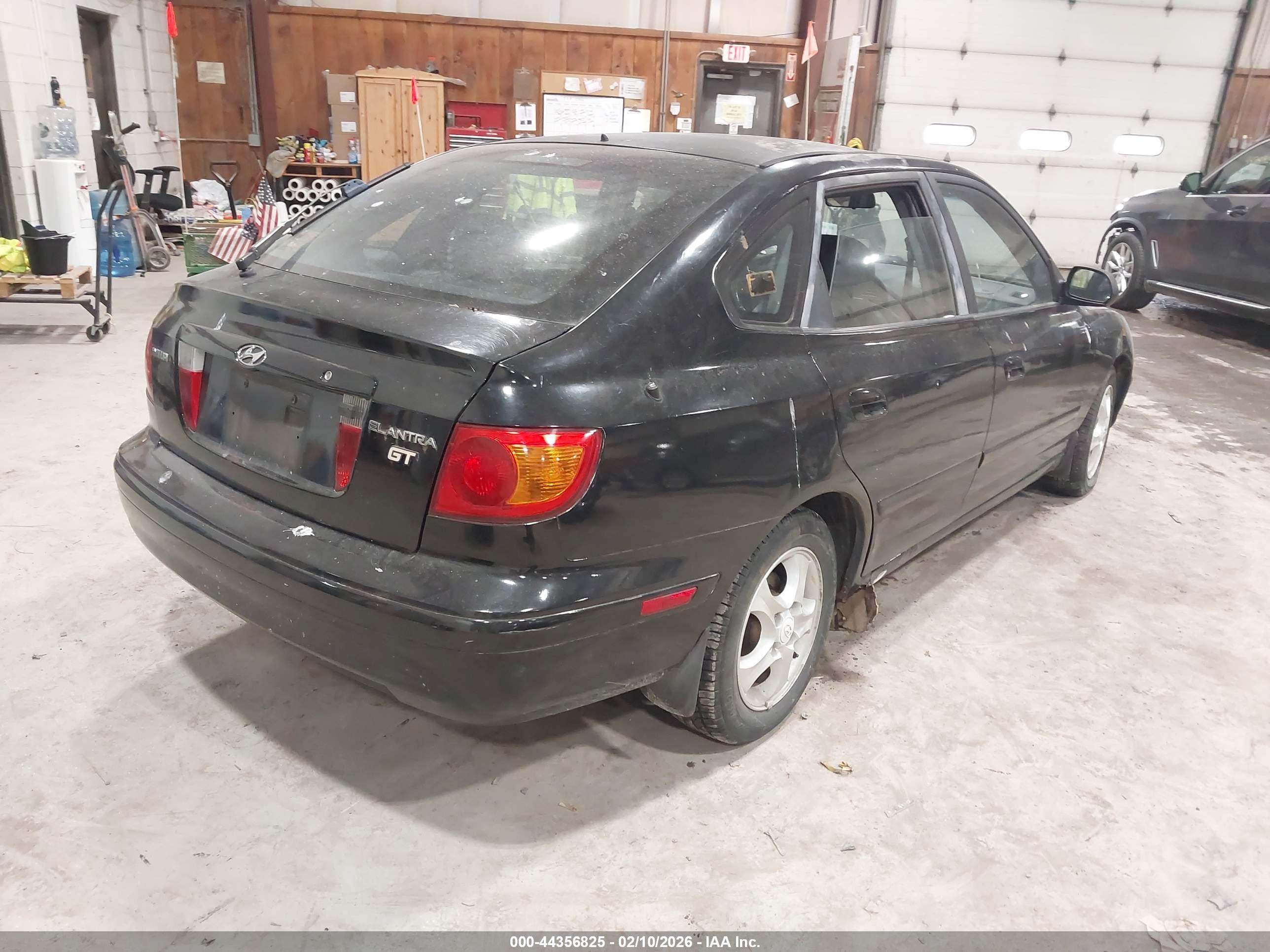 HYUNDAI ELANTRA image 4