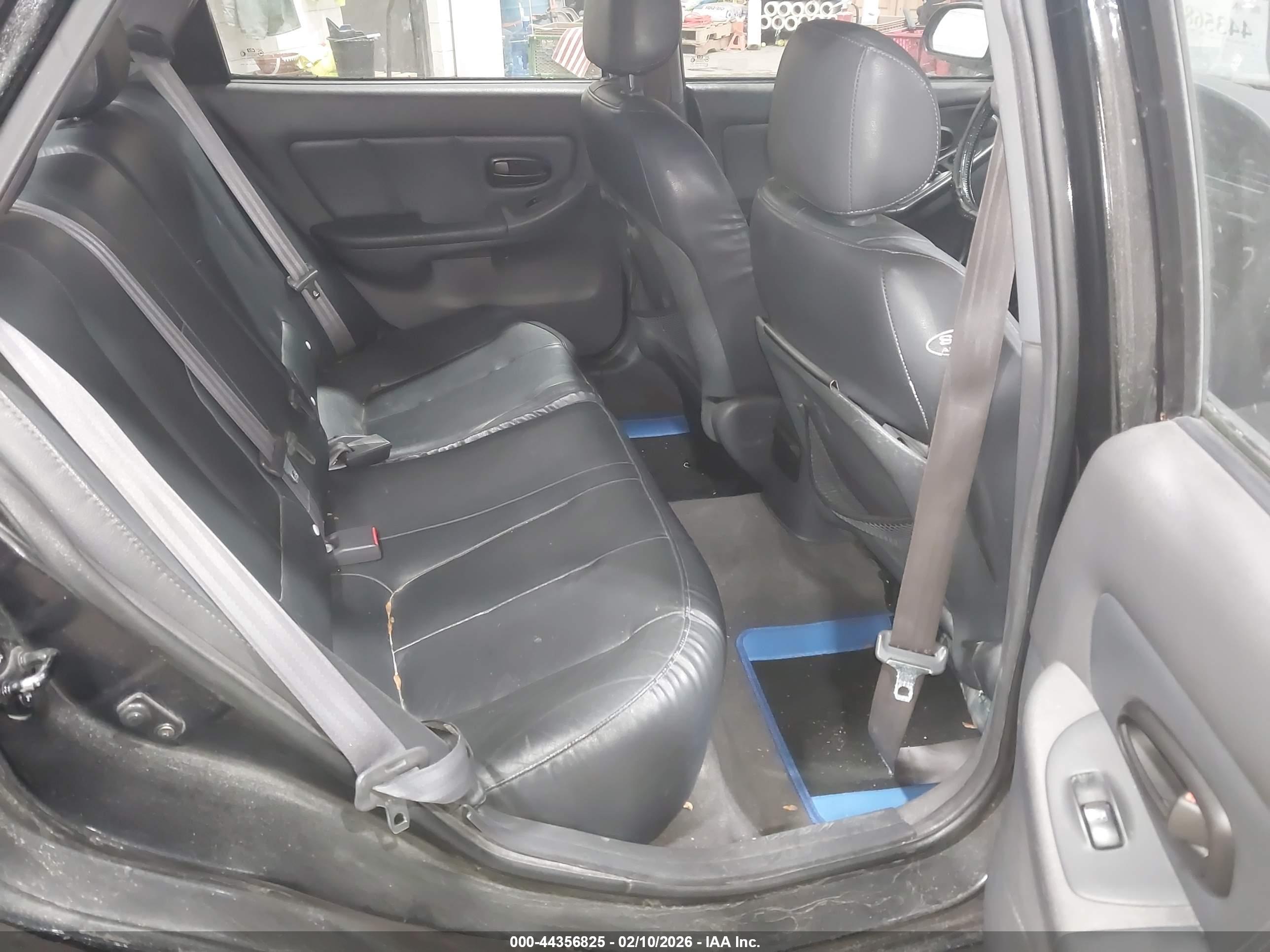 HYUNDAI ELANTRA image 8