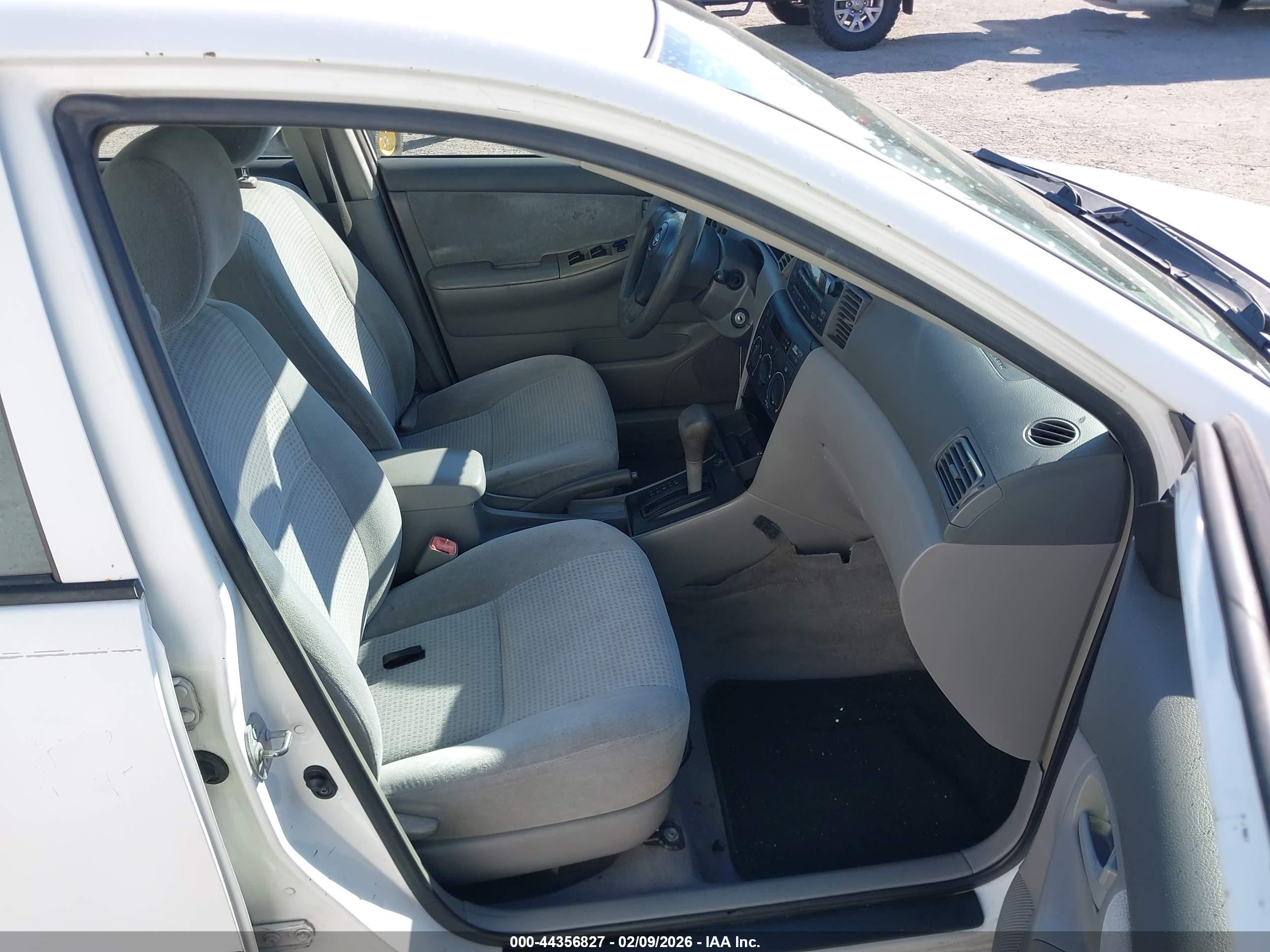 TOYOTA COROLLA image 5