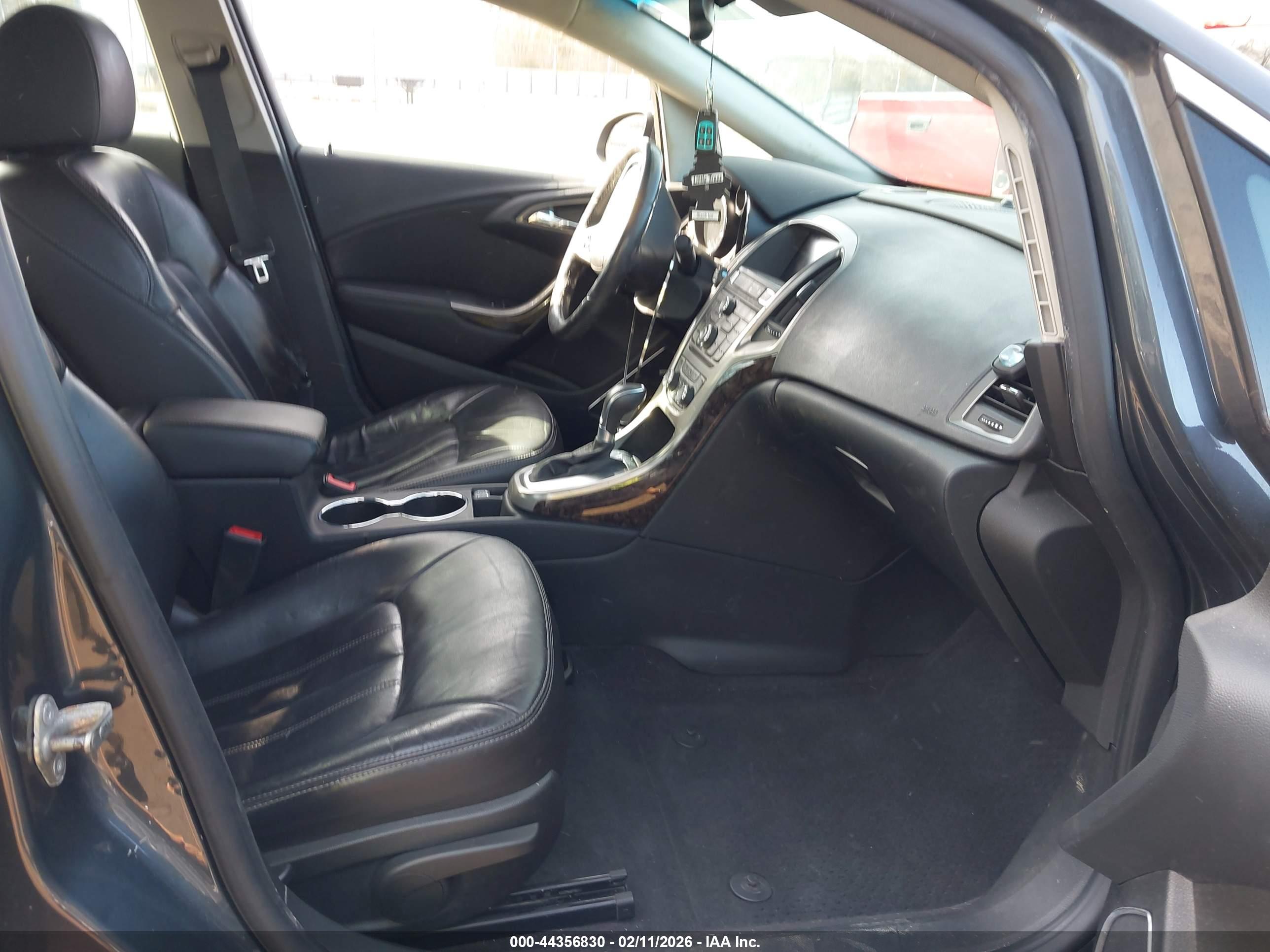 BUICK VERANO image 5
