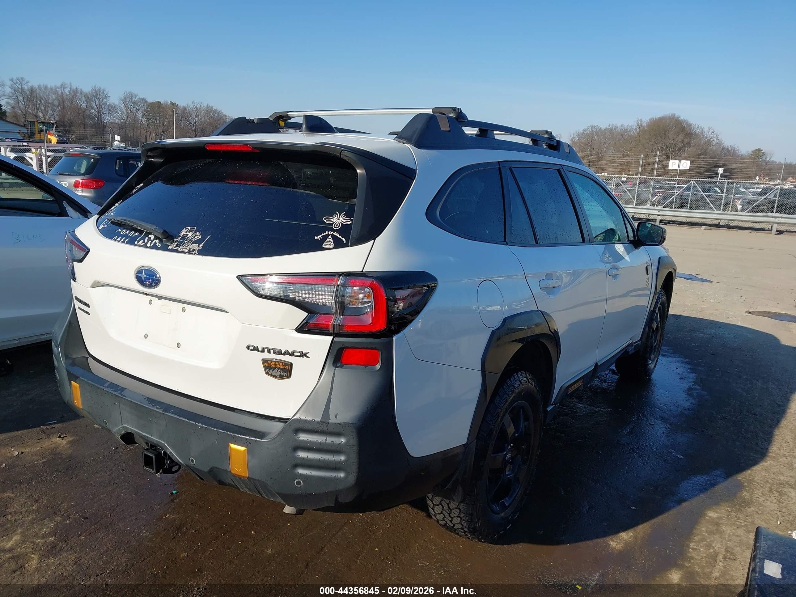 SUBARU OUTBACK image 4