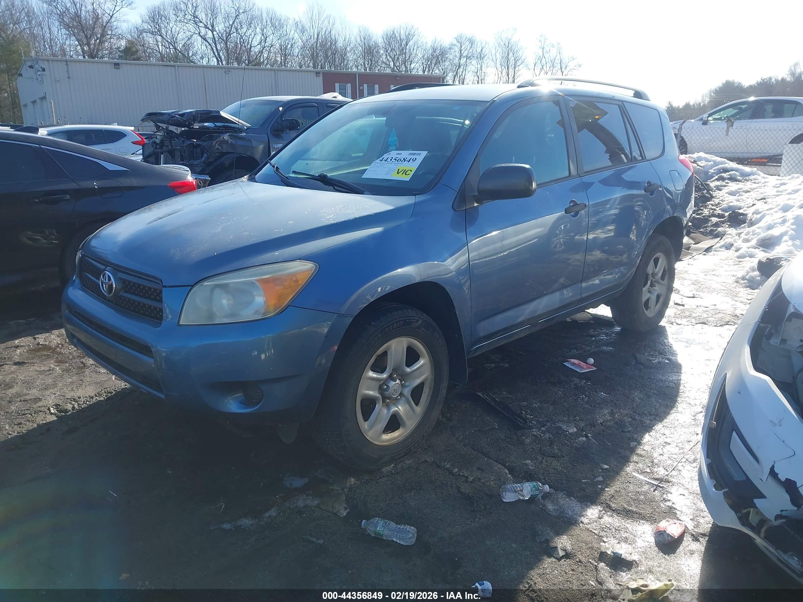 TOYOTA RAV4 image 2
