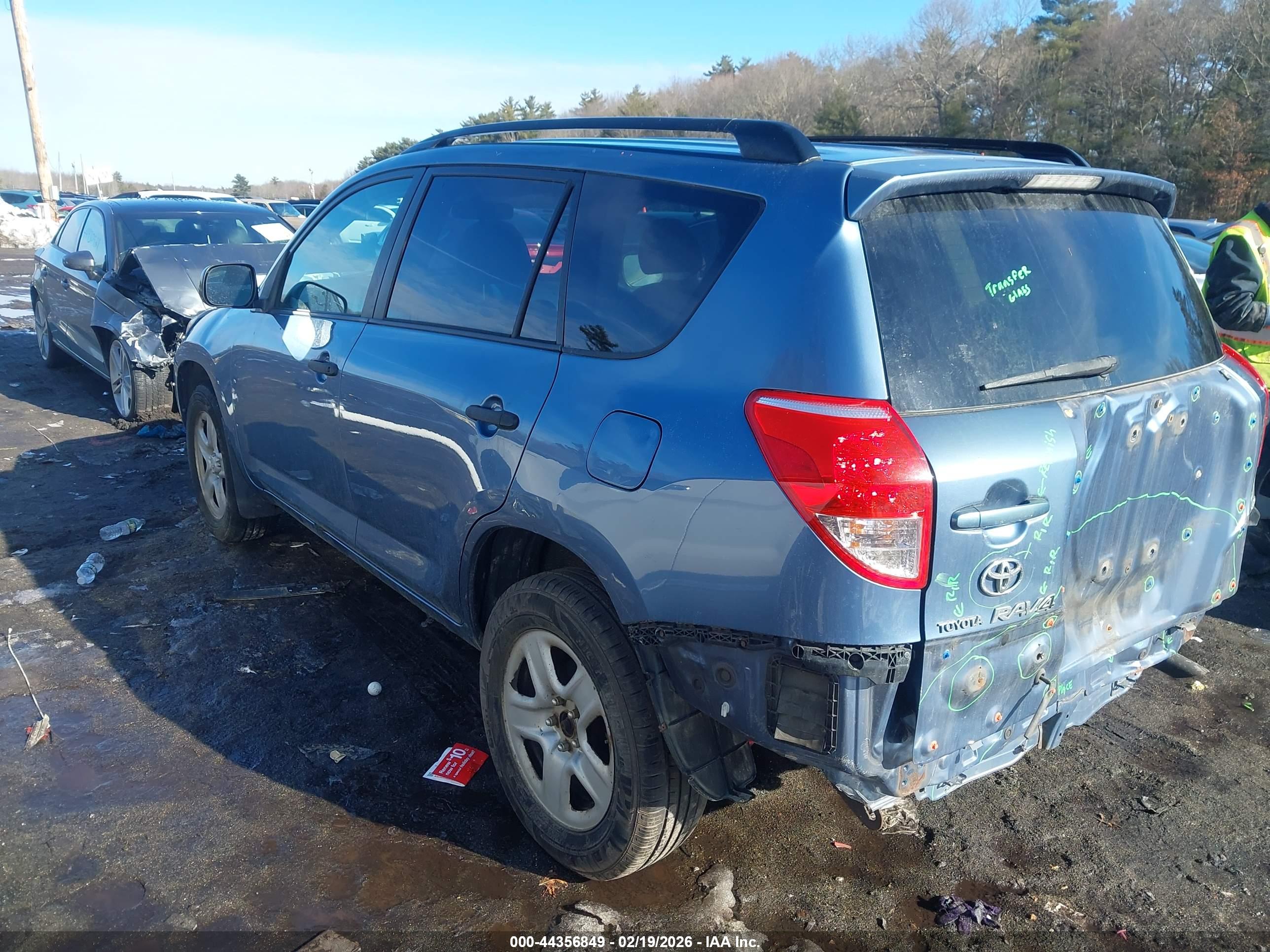 TOYOTA RAV4 image 3
