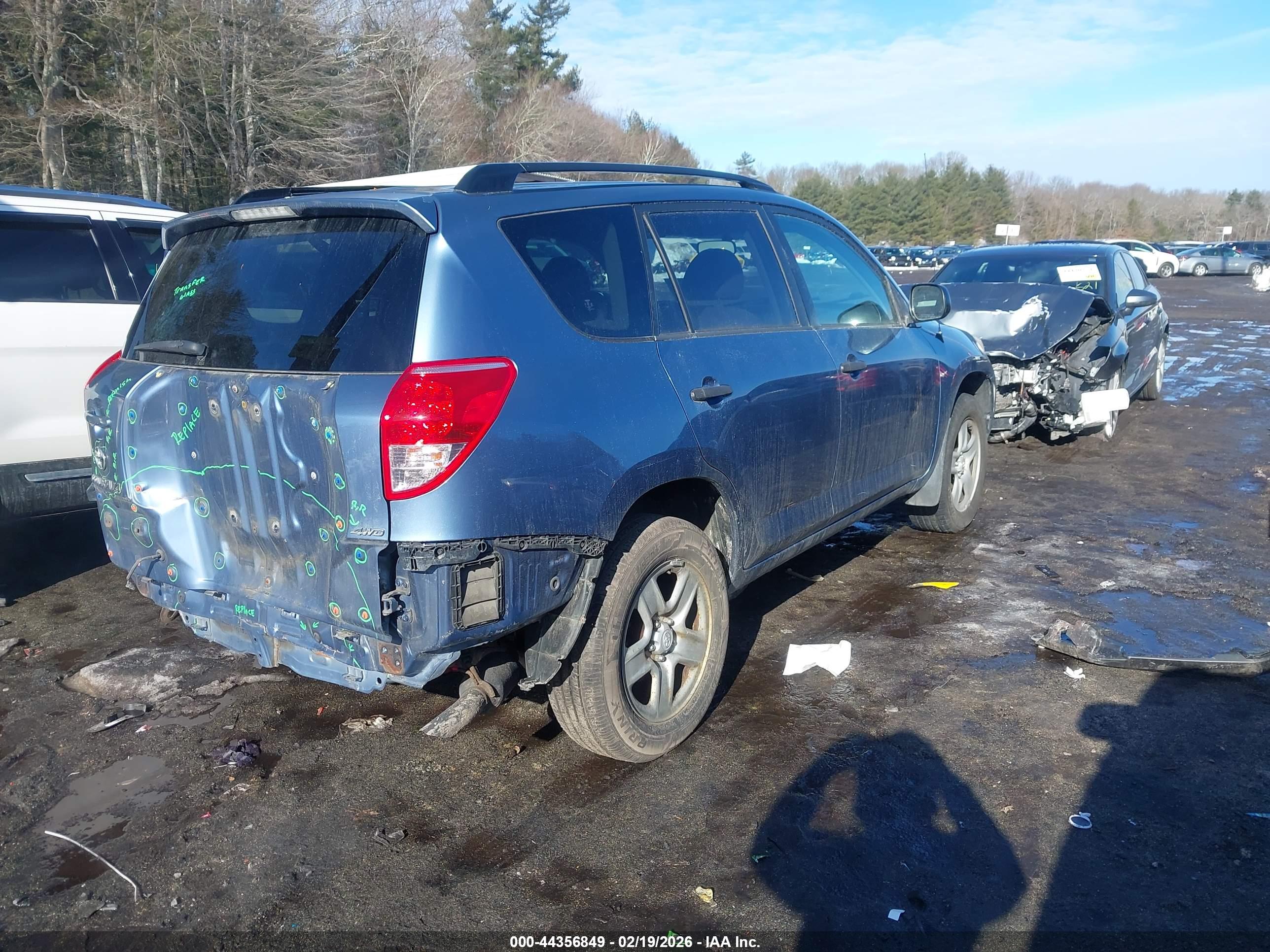TOYOTA RAV4 image 4