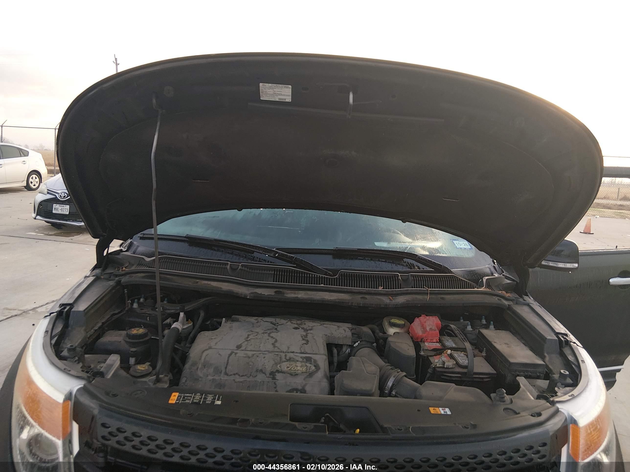 FORD EXPLORER image 10