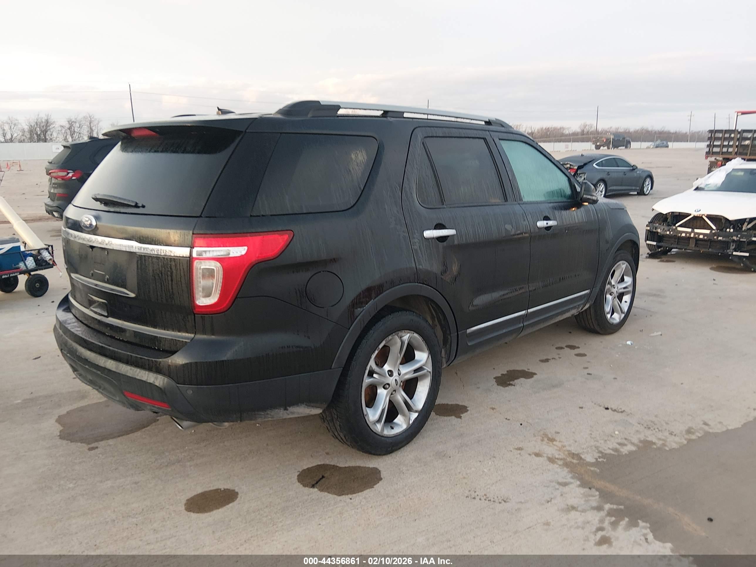 FORD EXPLORER image 4