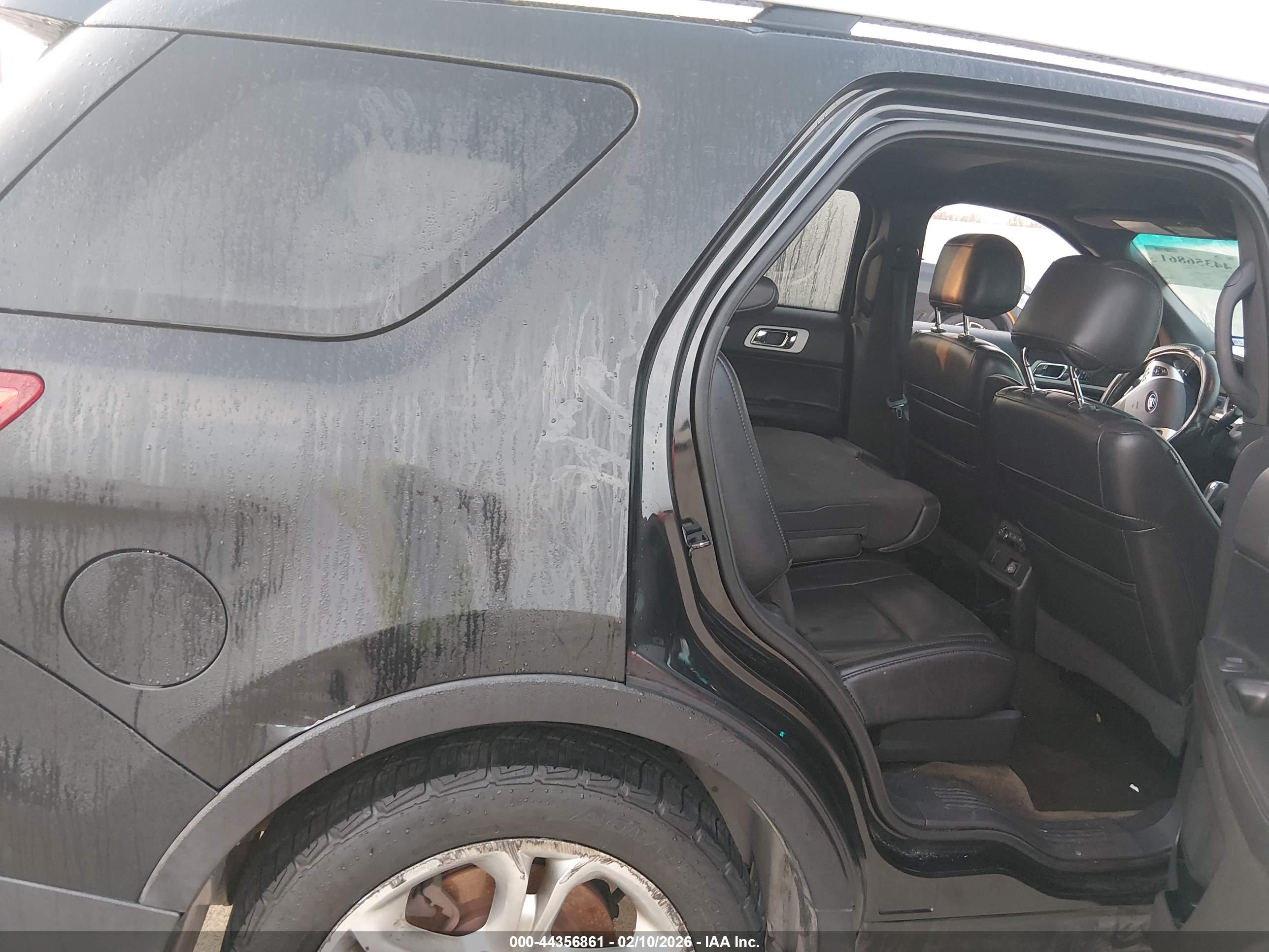 FORD EXPLORER image 8