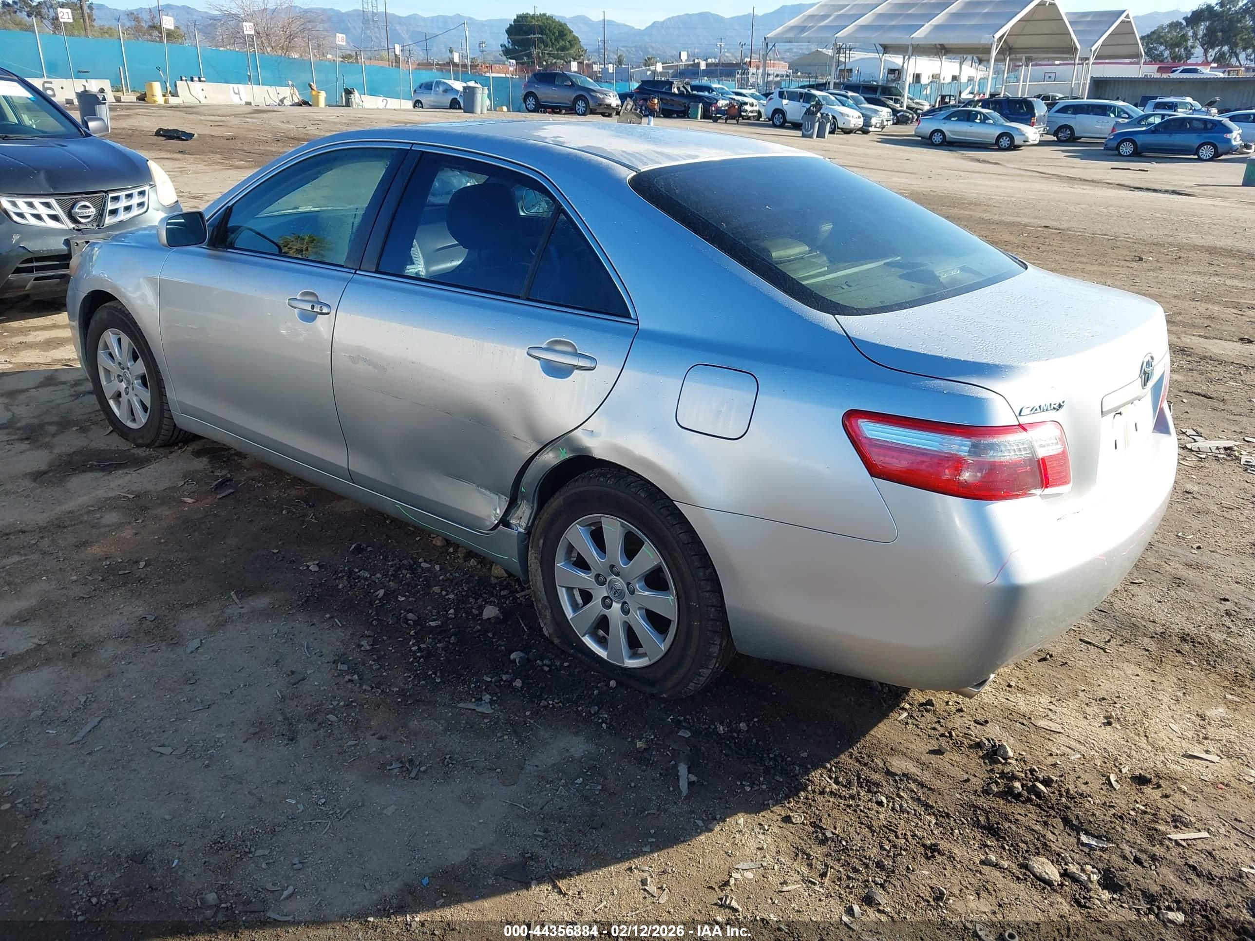 TOYOTA CAMRY image 3