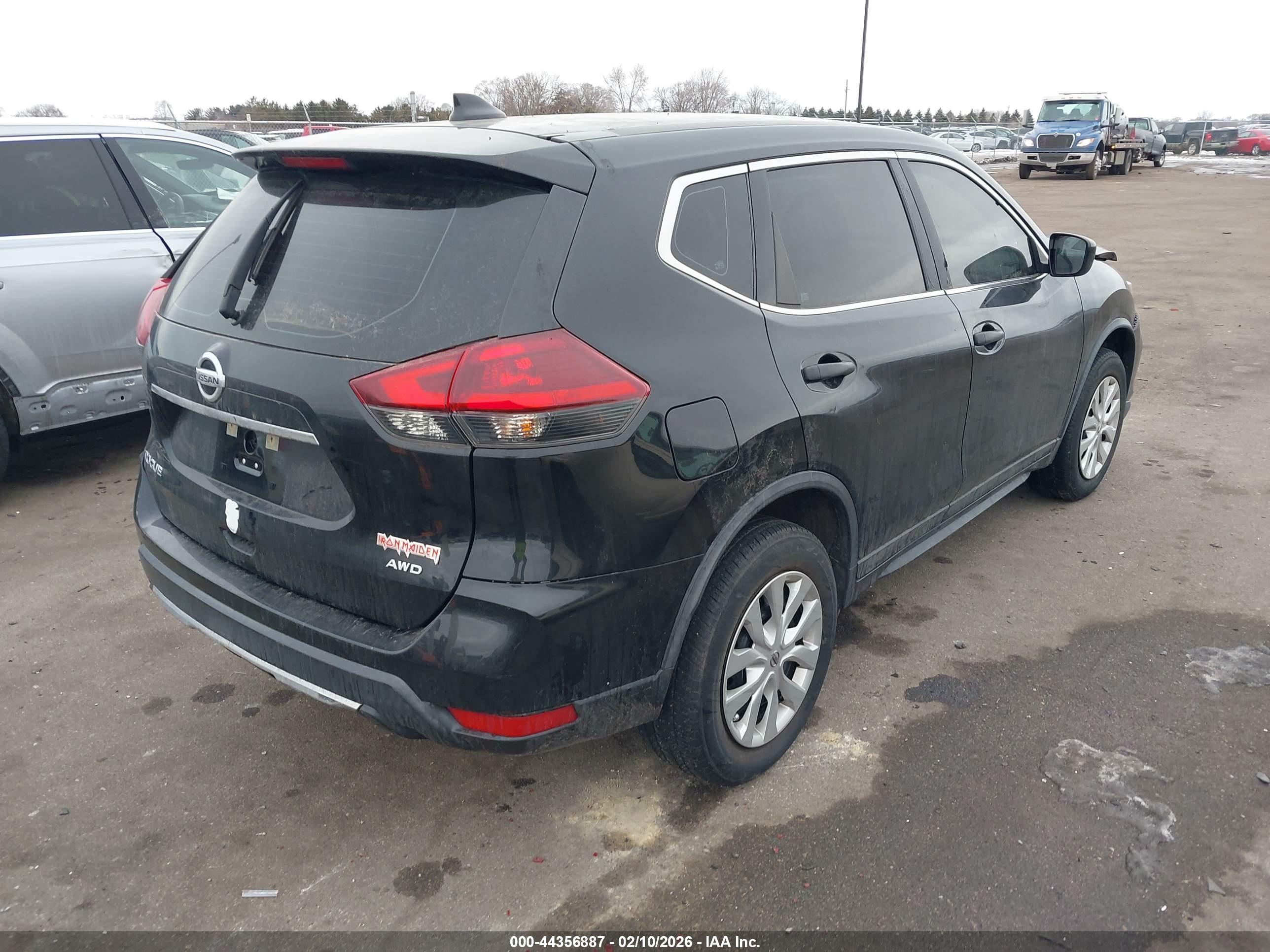 NISSAN ROGUE image 4