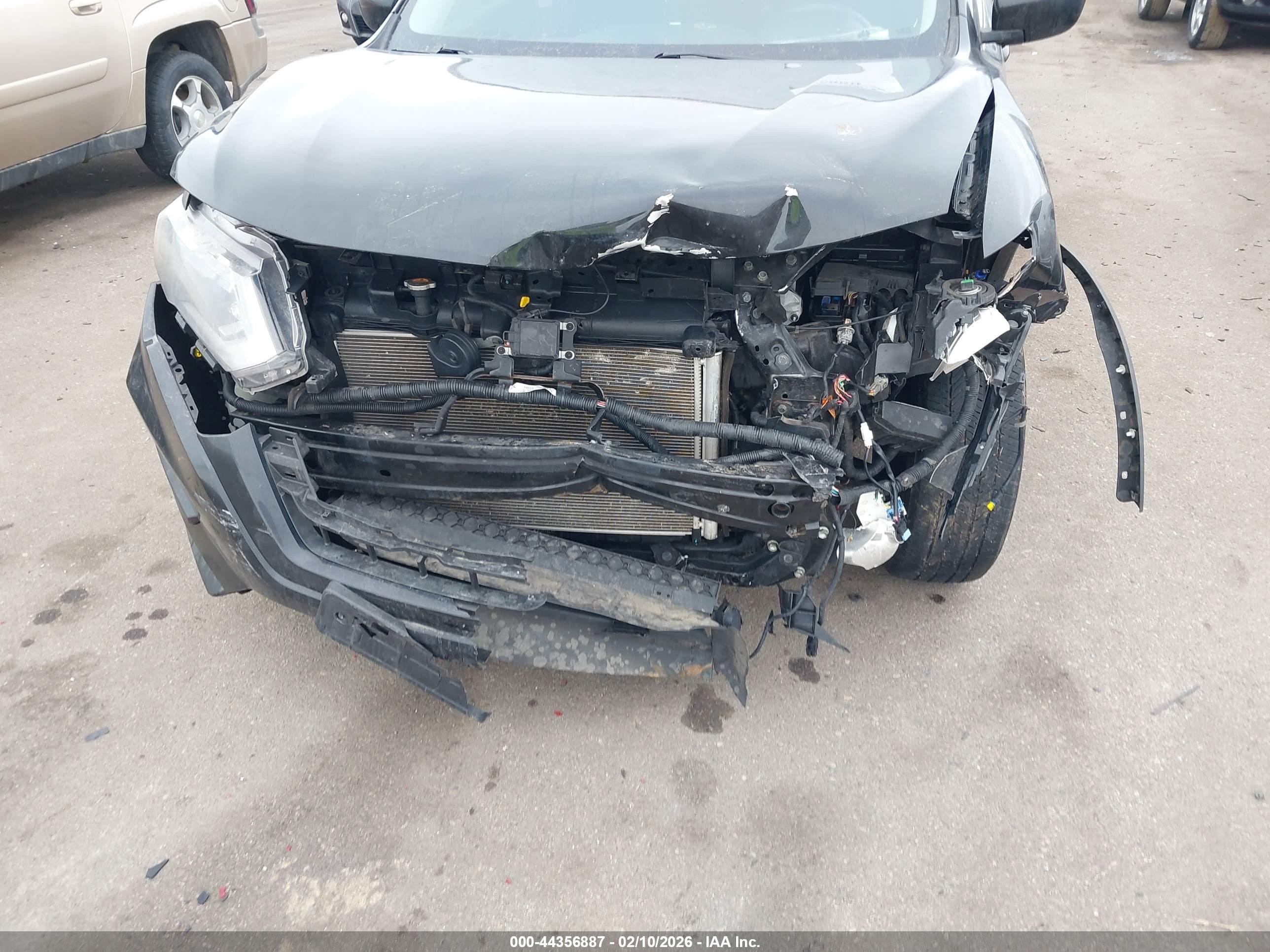 NISSAN ROGUE image 6