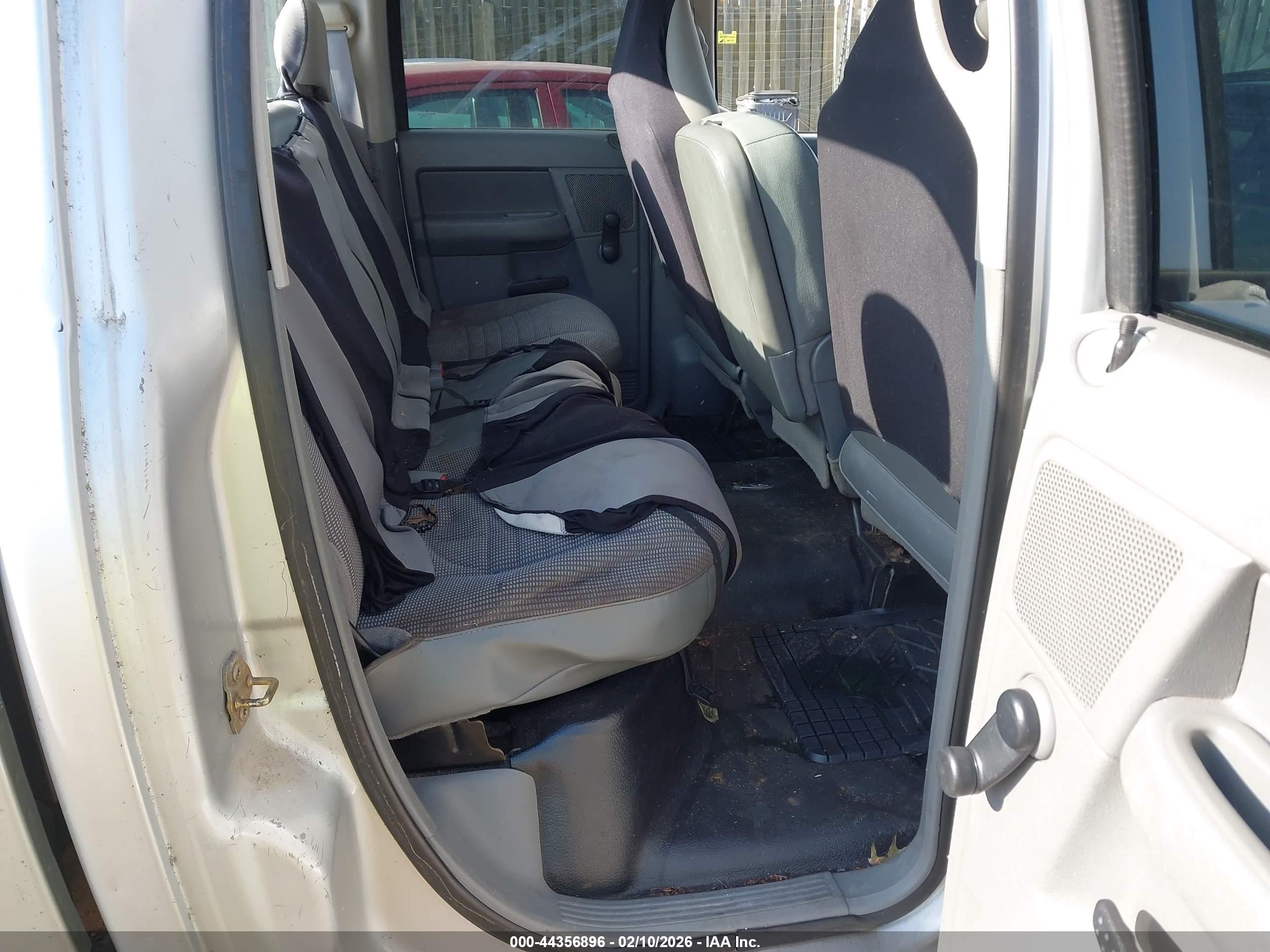 DODGE RAM image 8