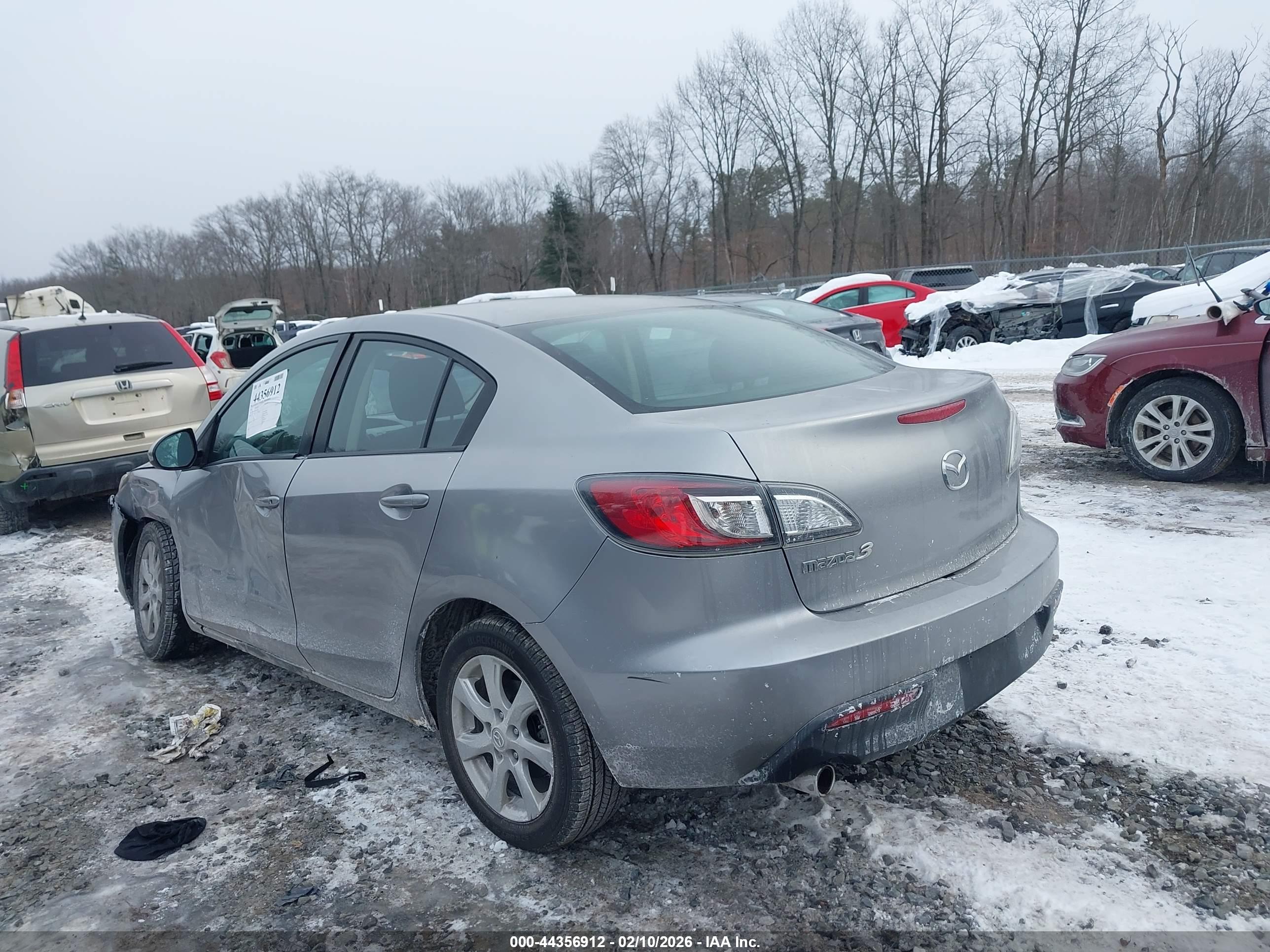 MAZDA MAZDA3 image 3