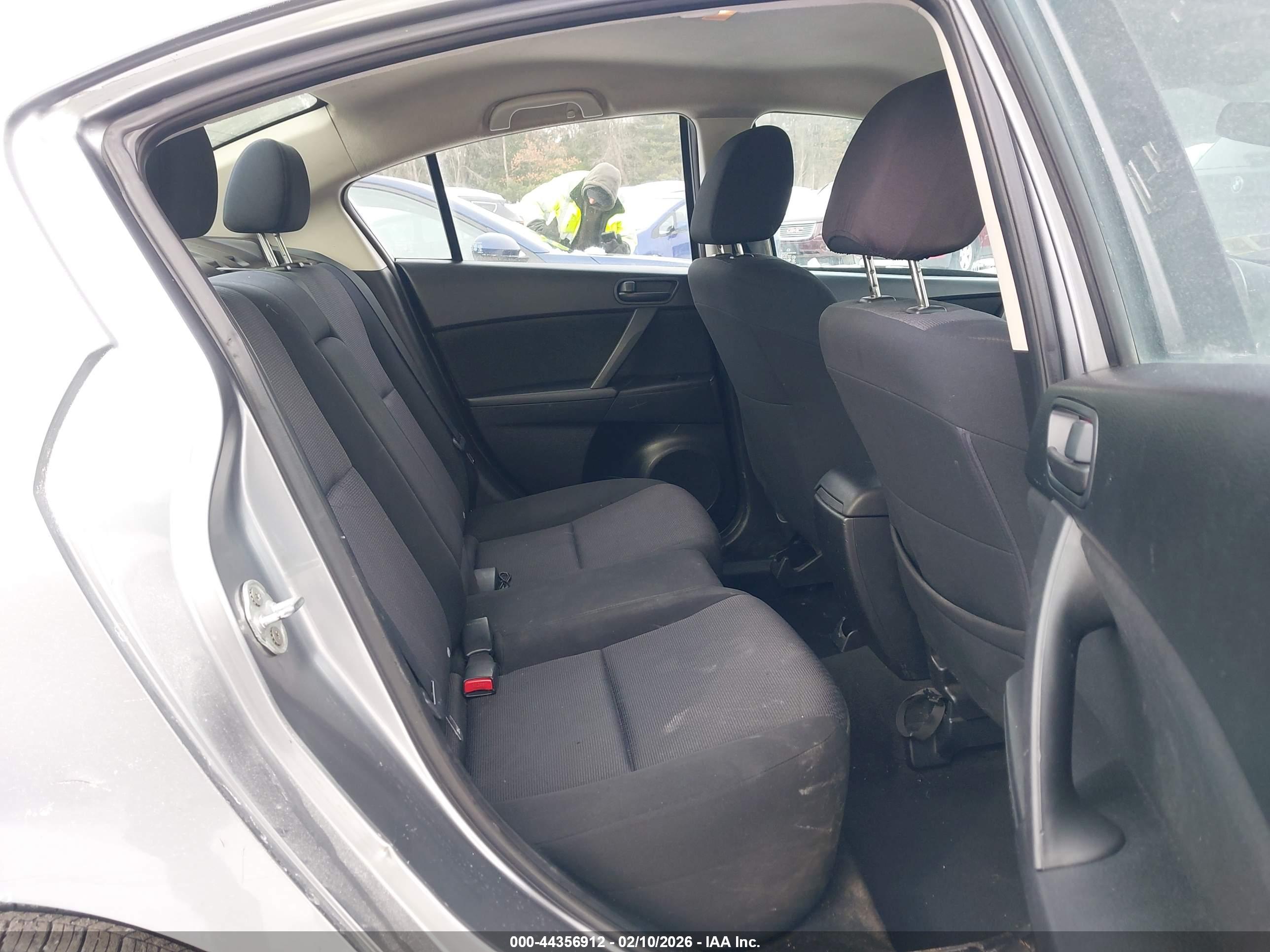 MAZDA MAZDA3 image 8