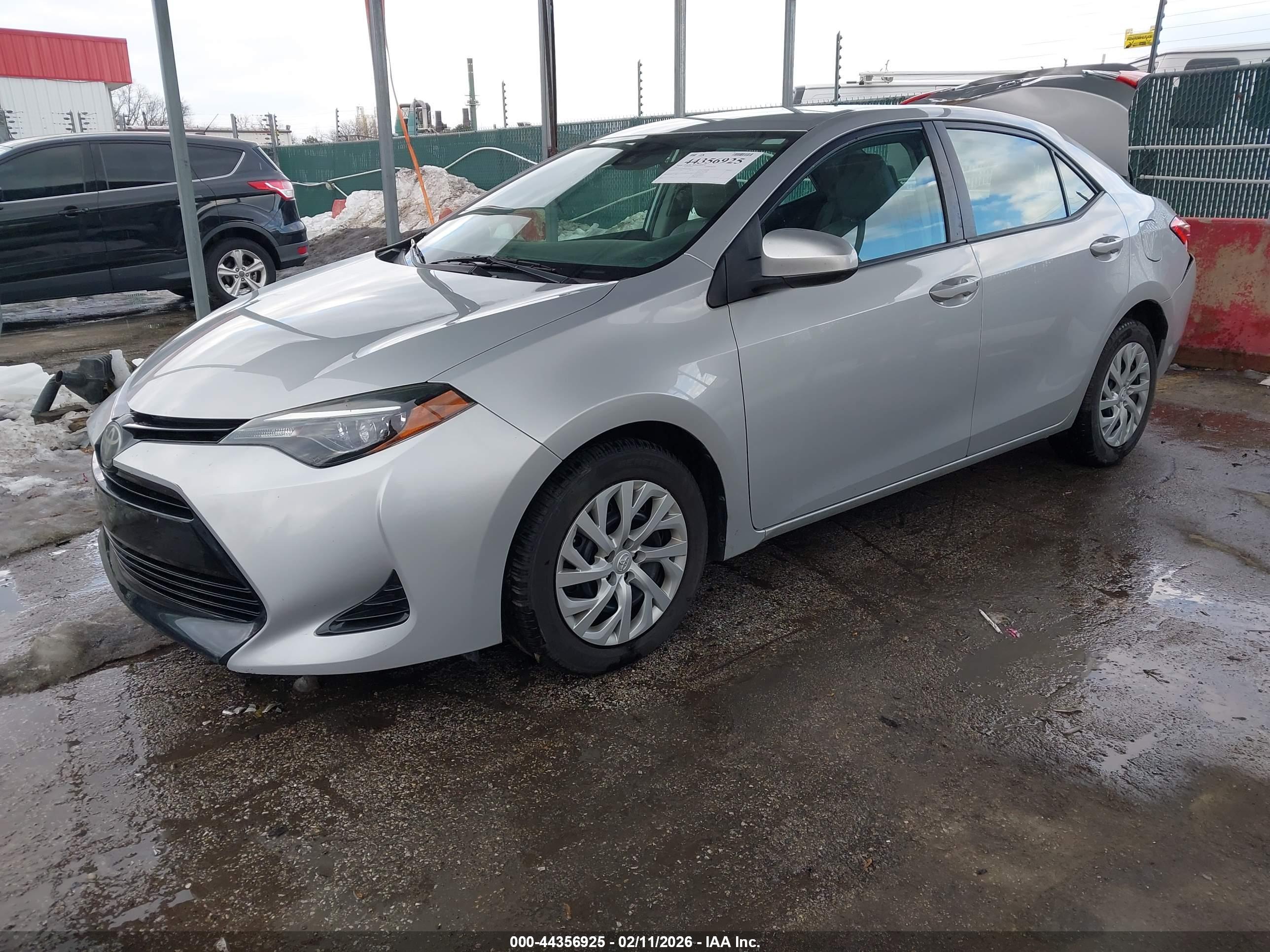TOYOTA COROLLA image 2