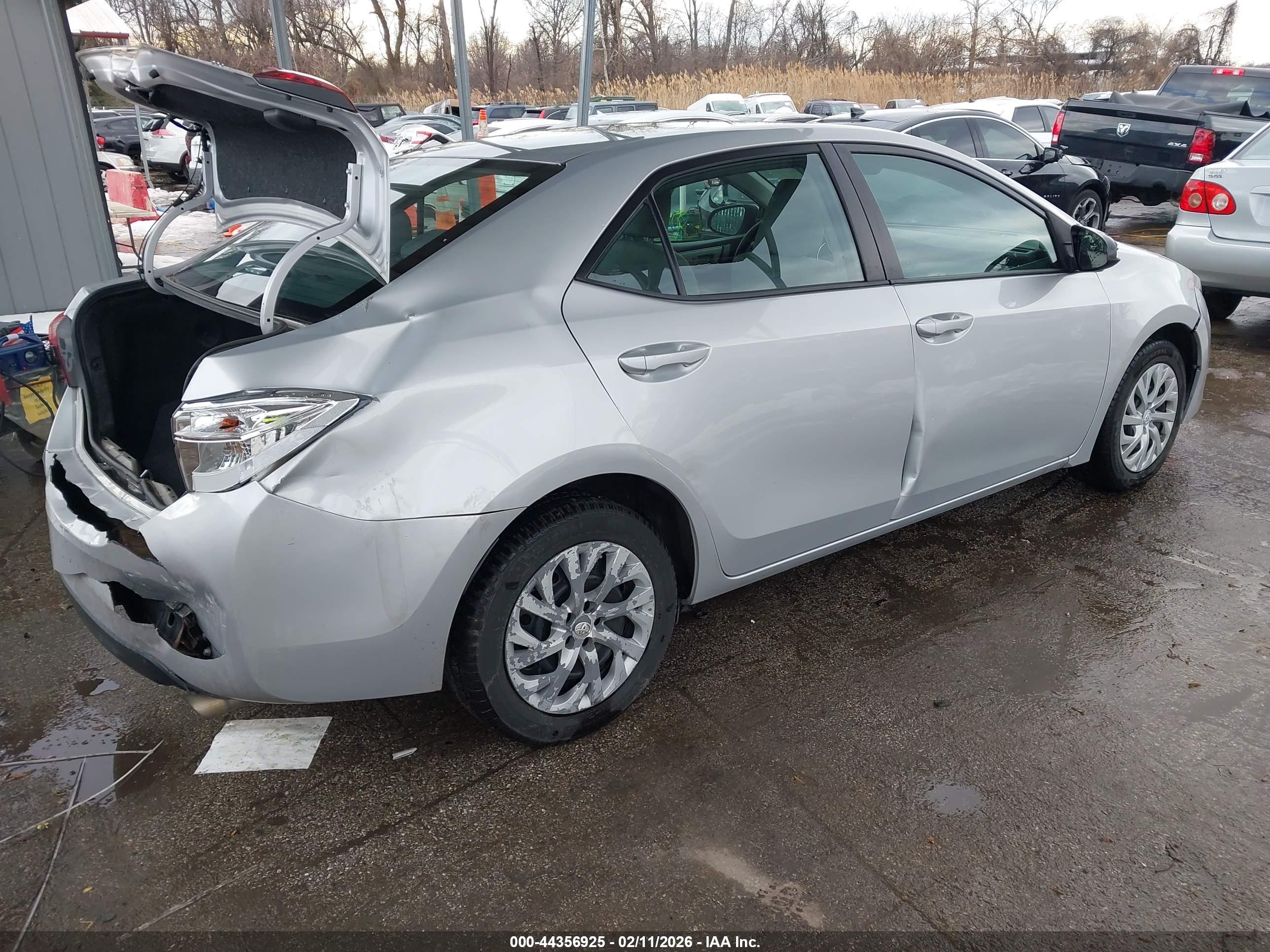 TOYOTA COROLLA image 4