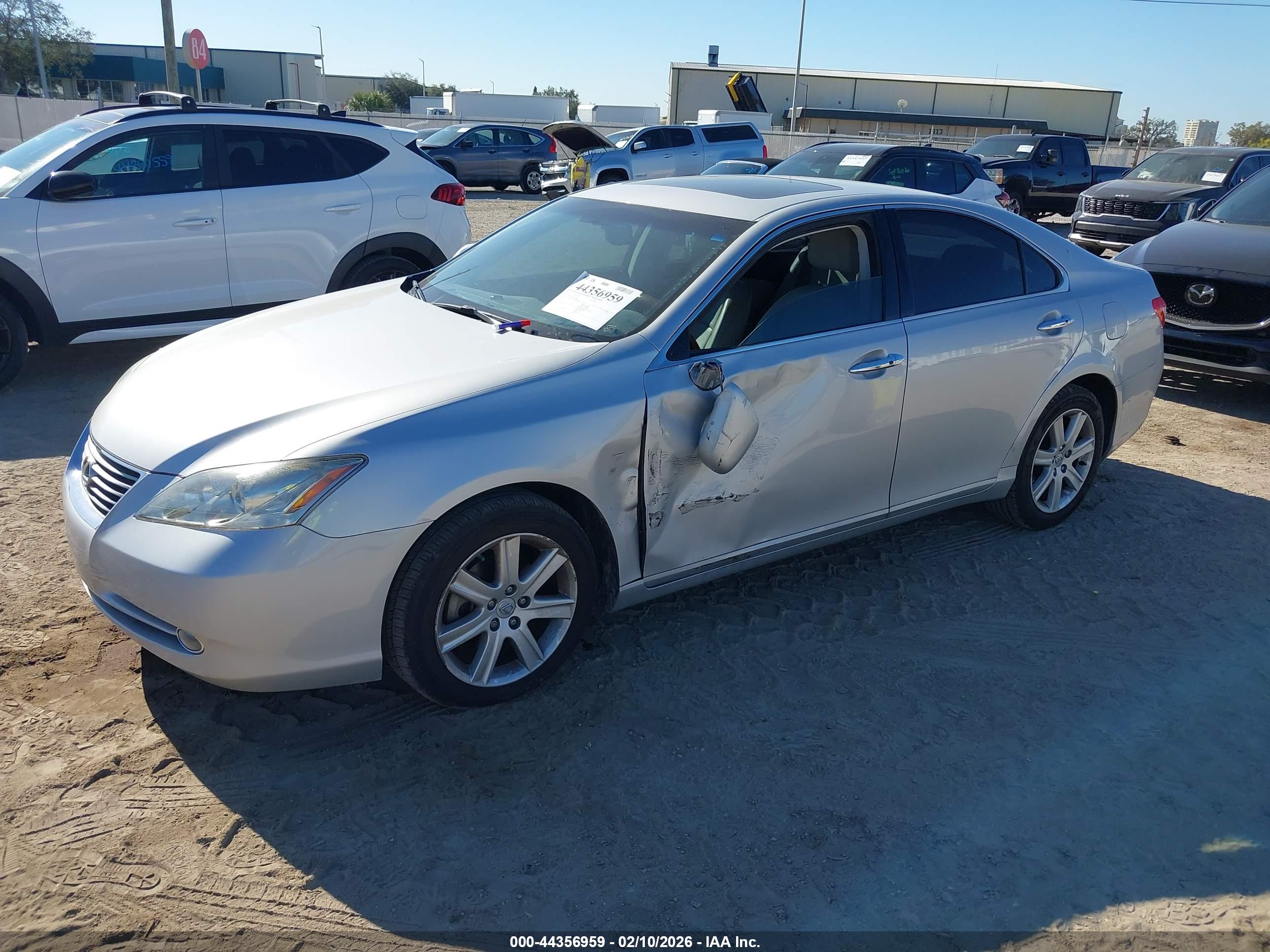 LEXUS ES image 2