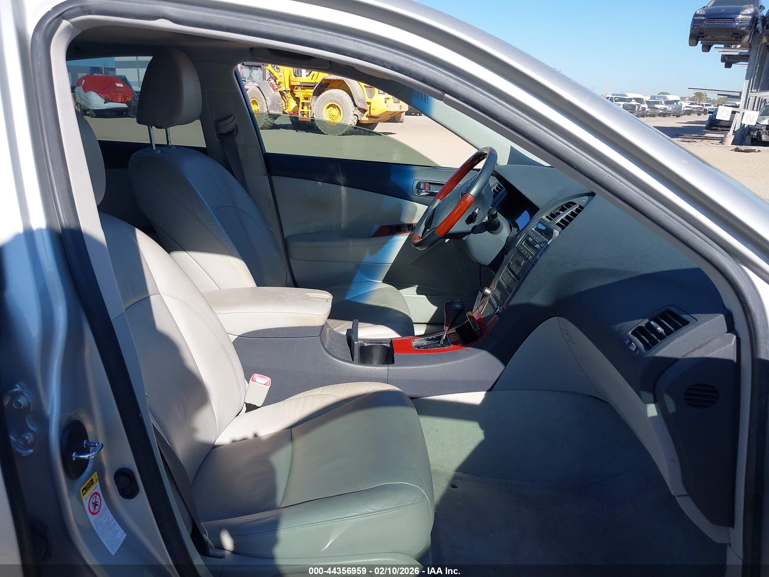 LEXUS ES image 5