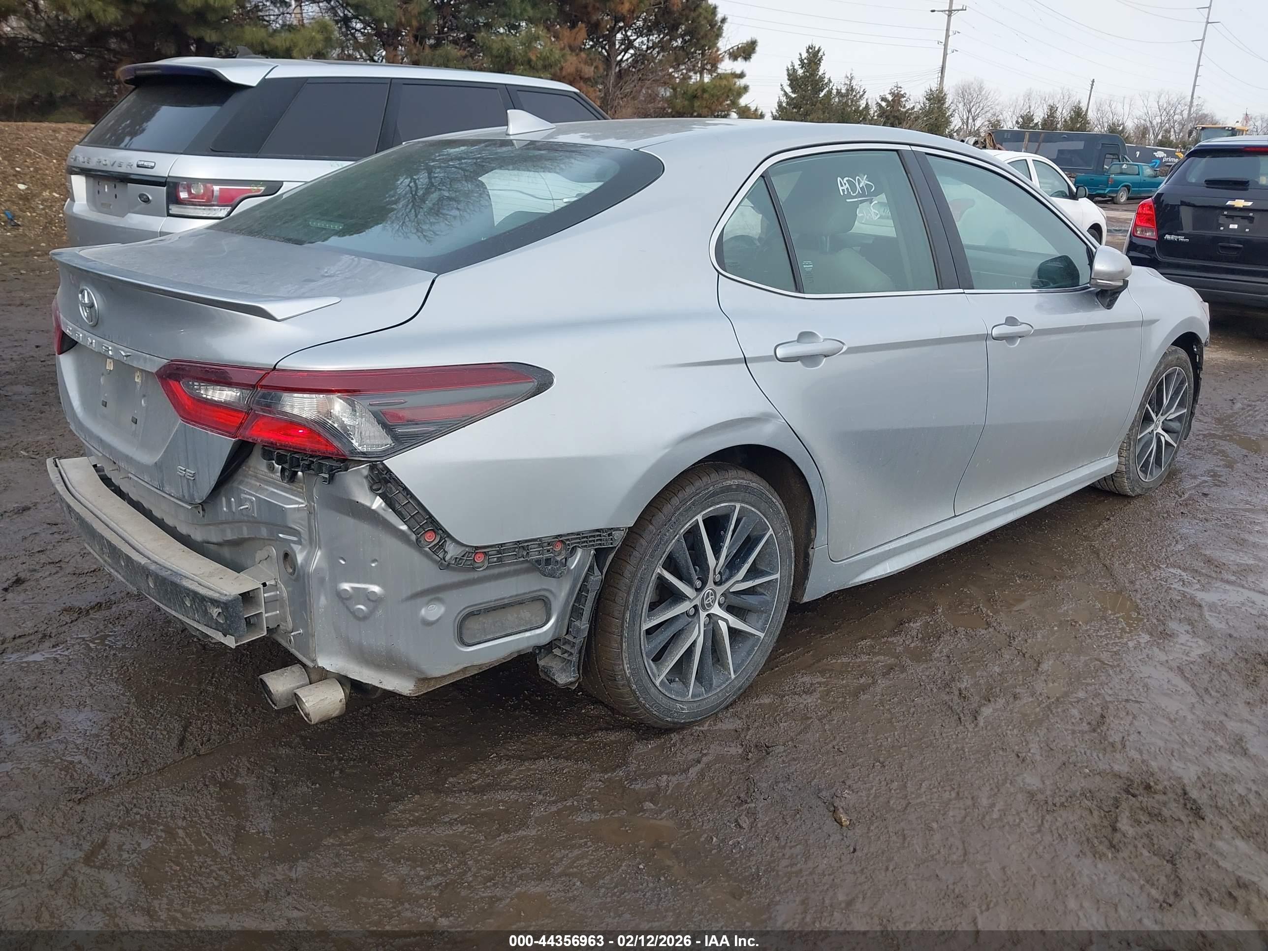 TOYOTA CAMRY image 4