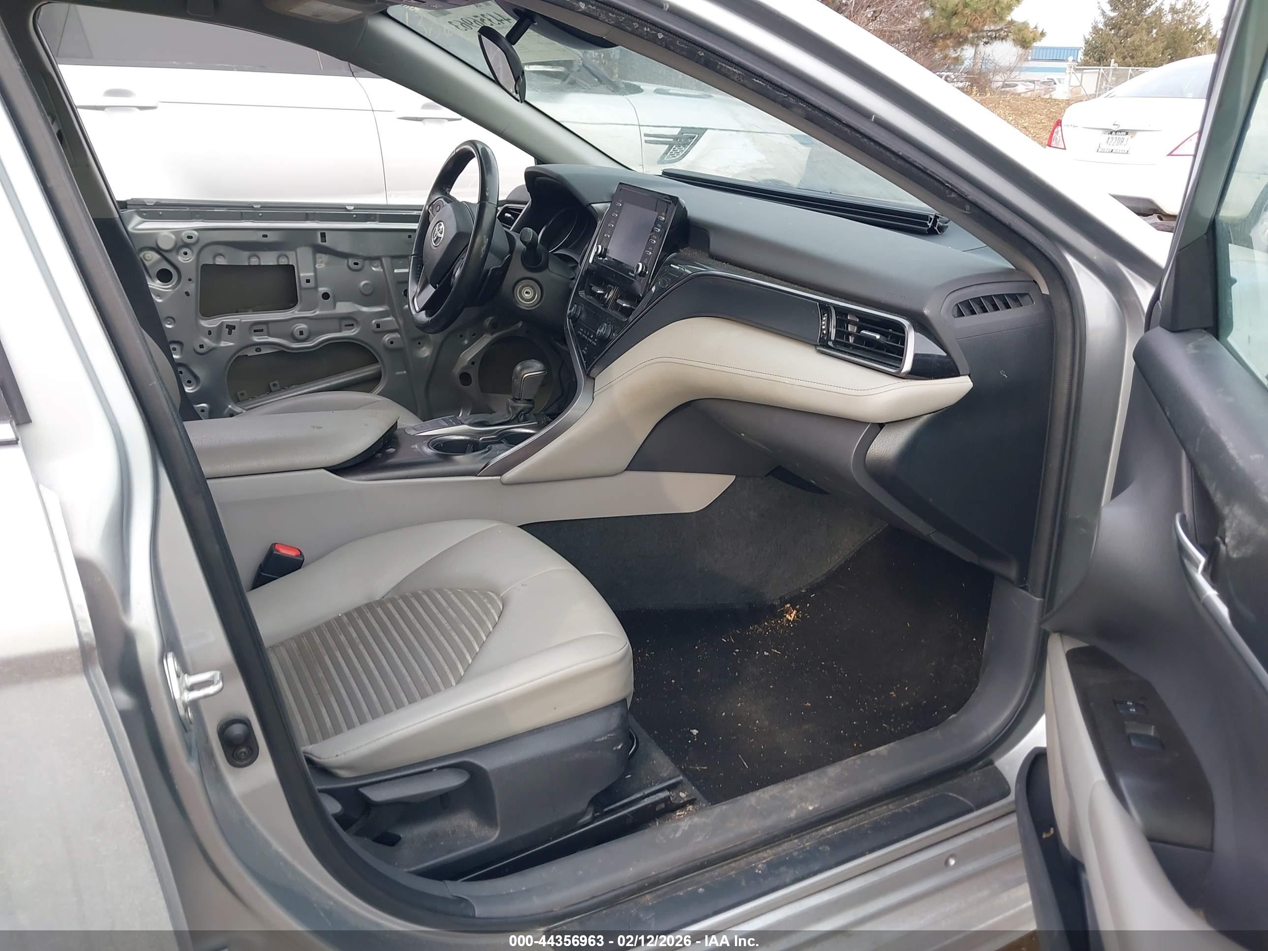 TOYOTA CAMRY image 5