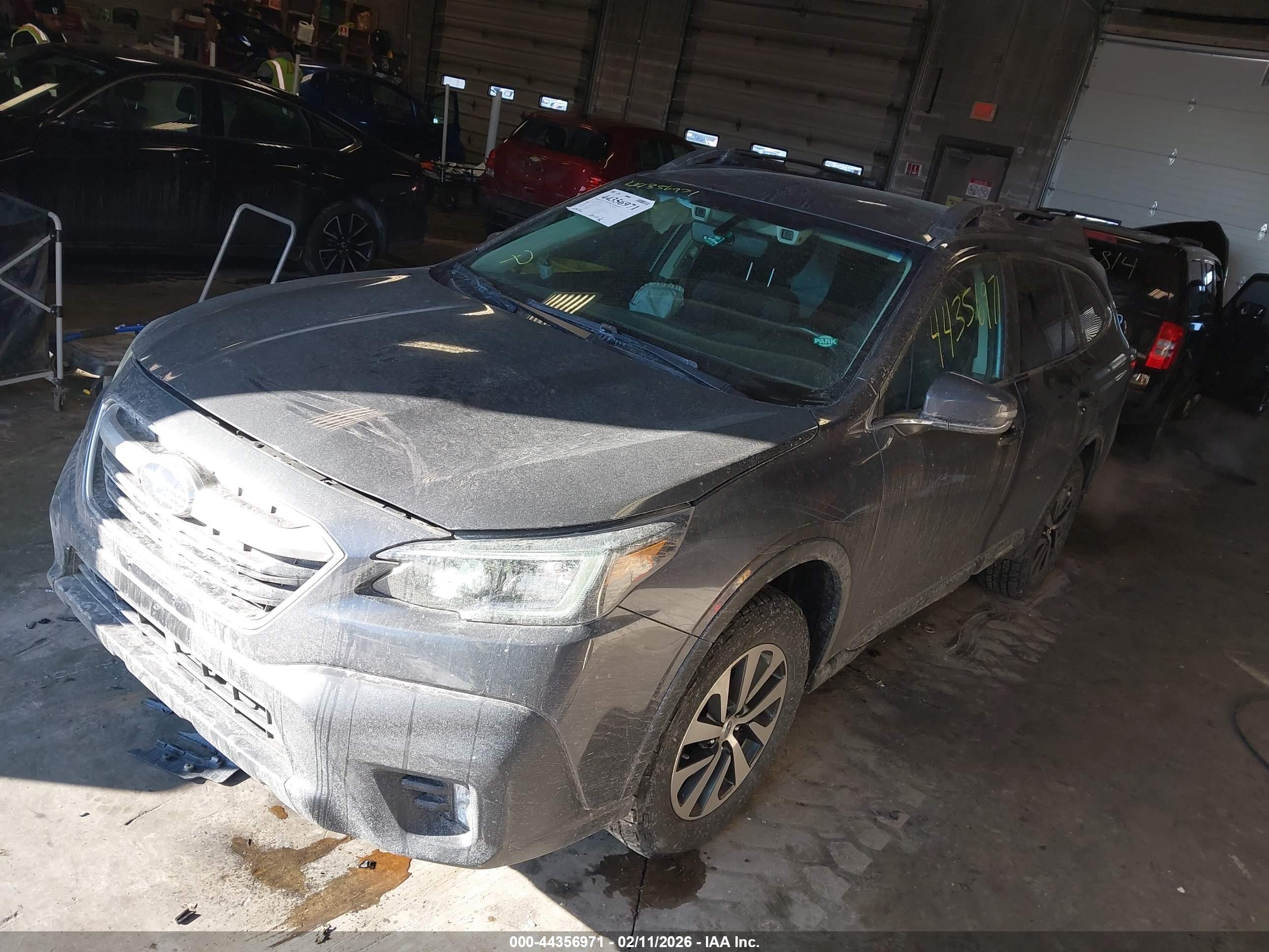 SUBARU OUTBACK image 2