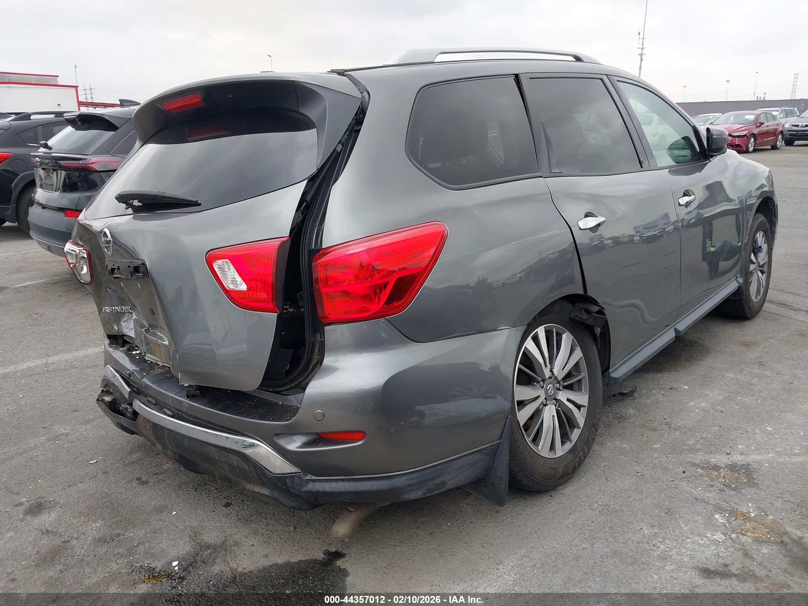 NISSAN PATHFINDER image 4
