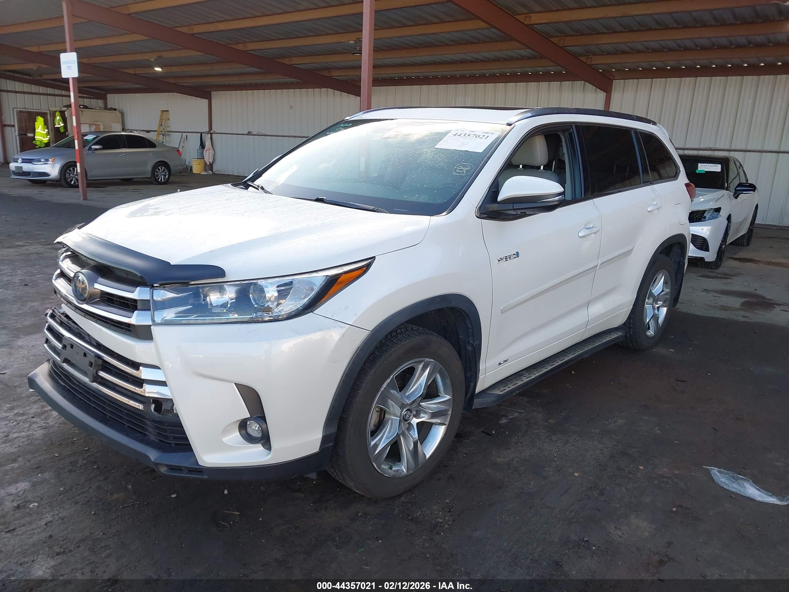 TOYOTA HIGHLANDER image 2