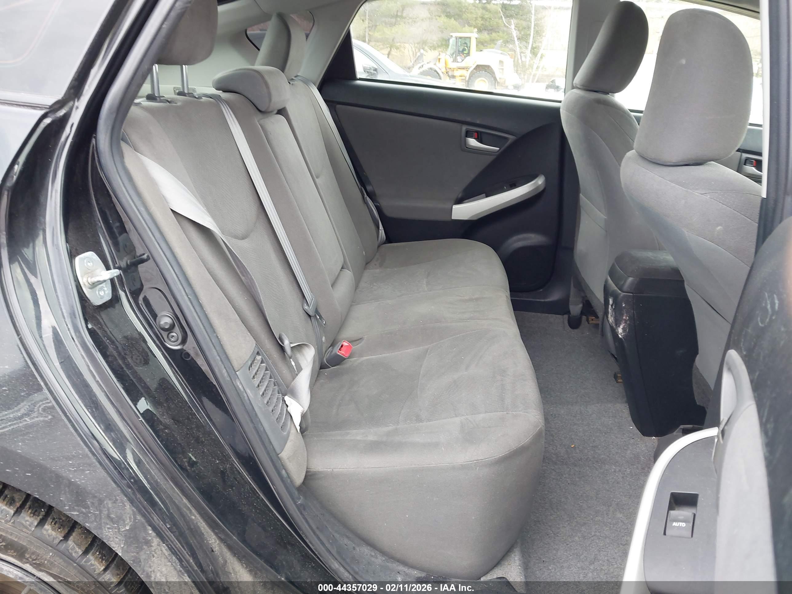 TOYOTA PRIUS image 8