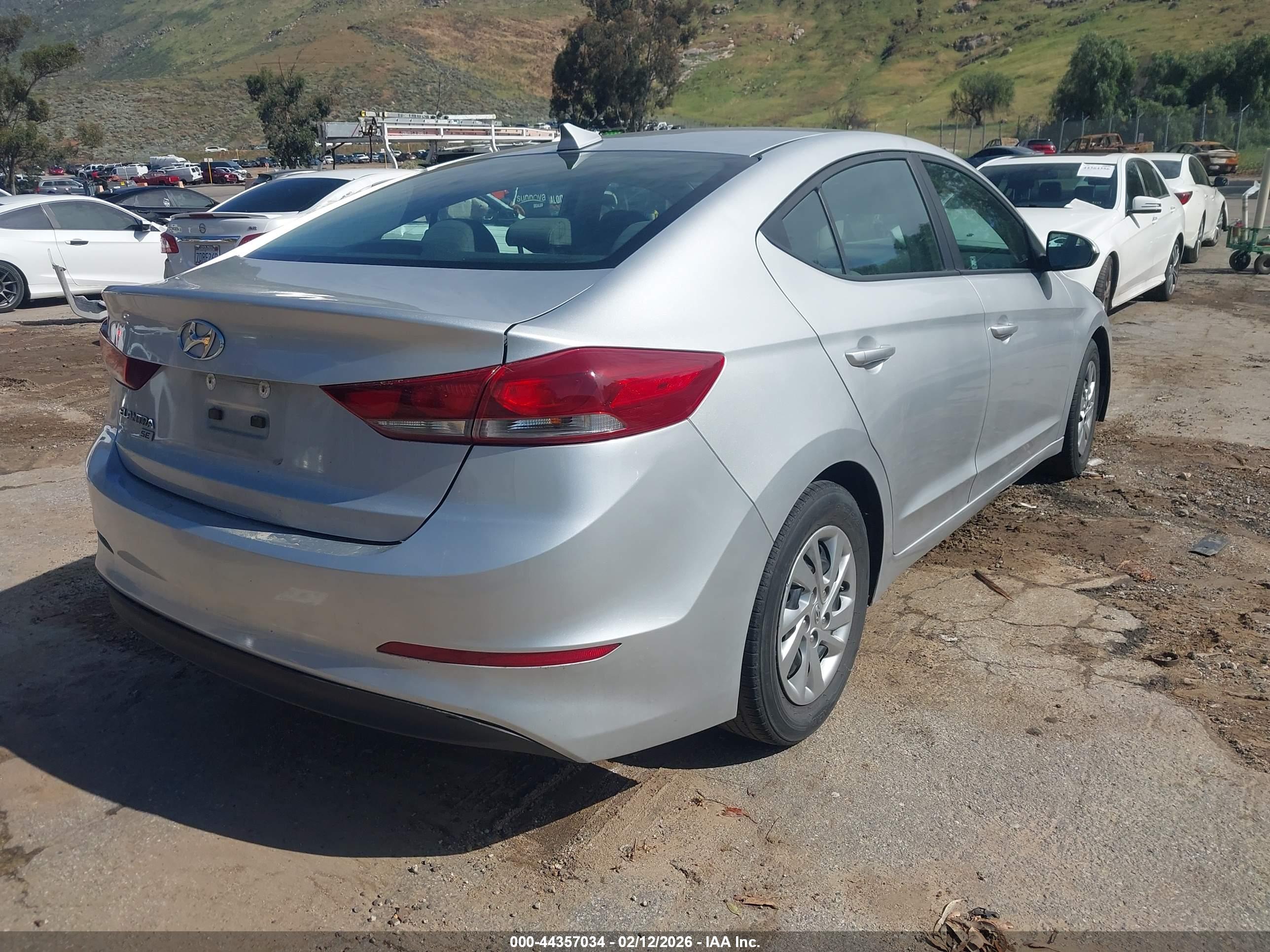 HYUNDAI ELANTRA image 4