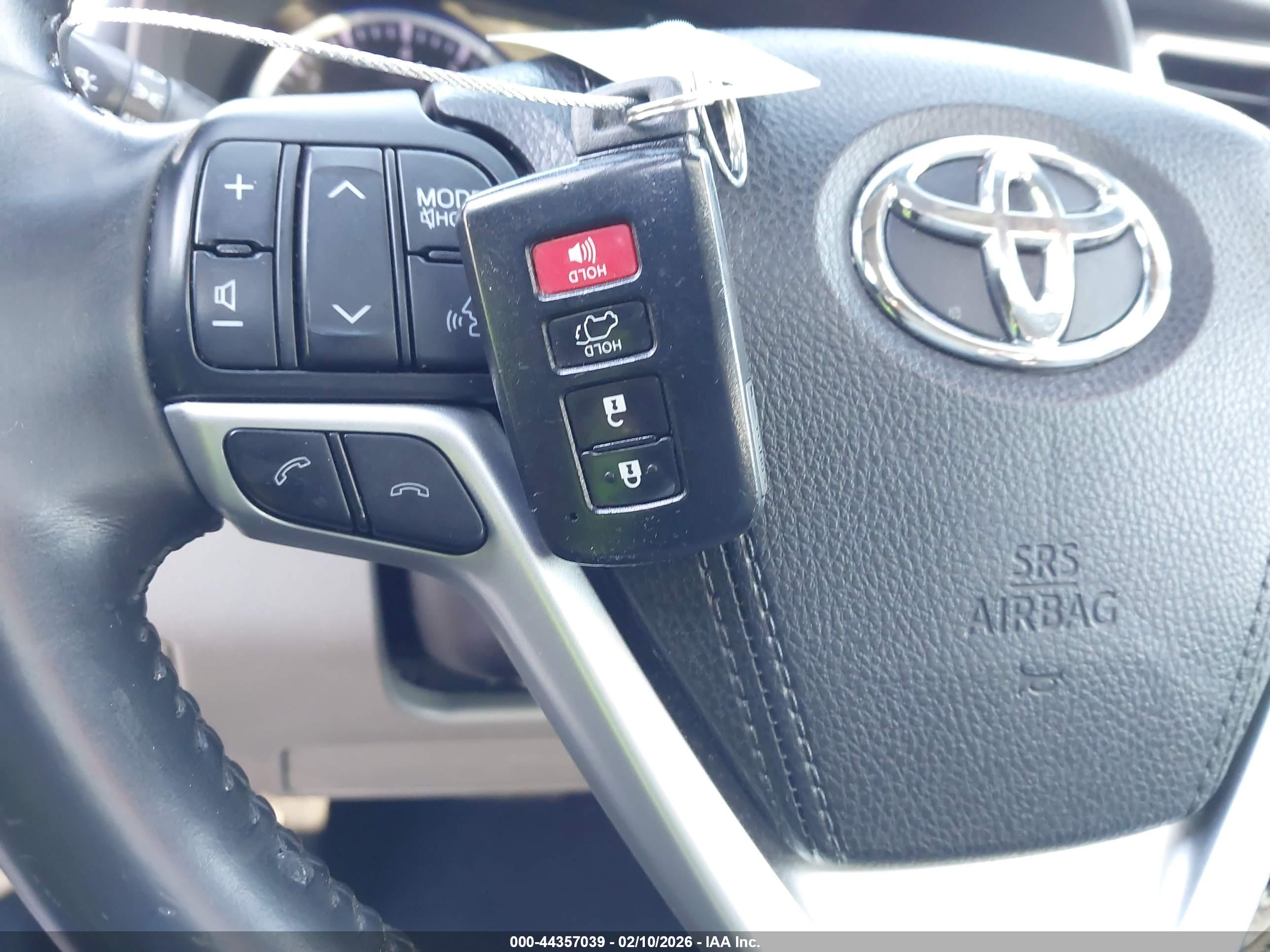 TOYOTA HIGHLANDER image 11